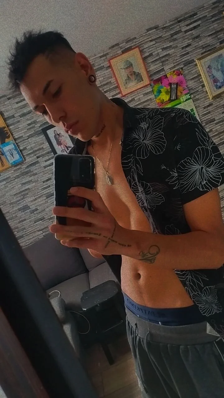 XXX Porn Photo of Nude LatinVibeX 2