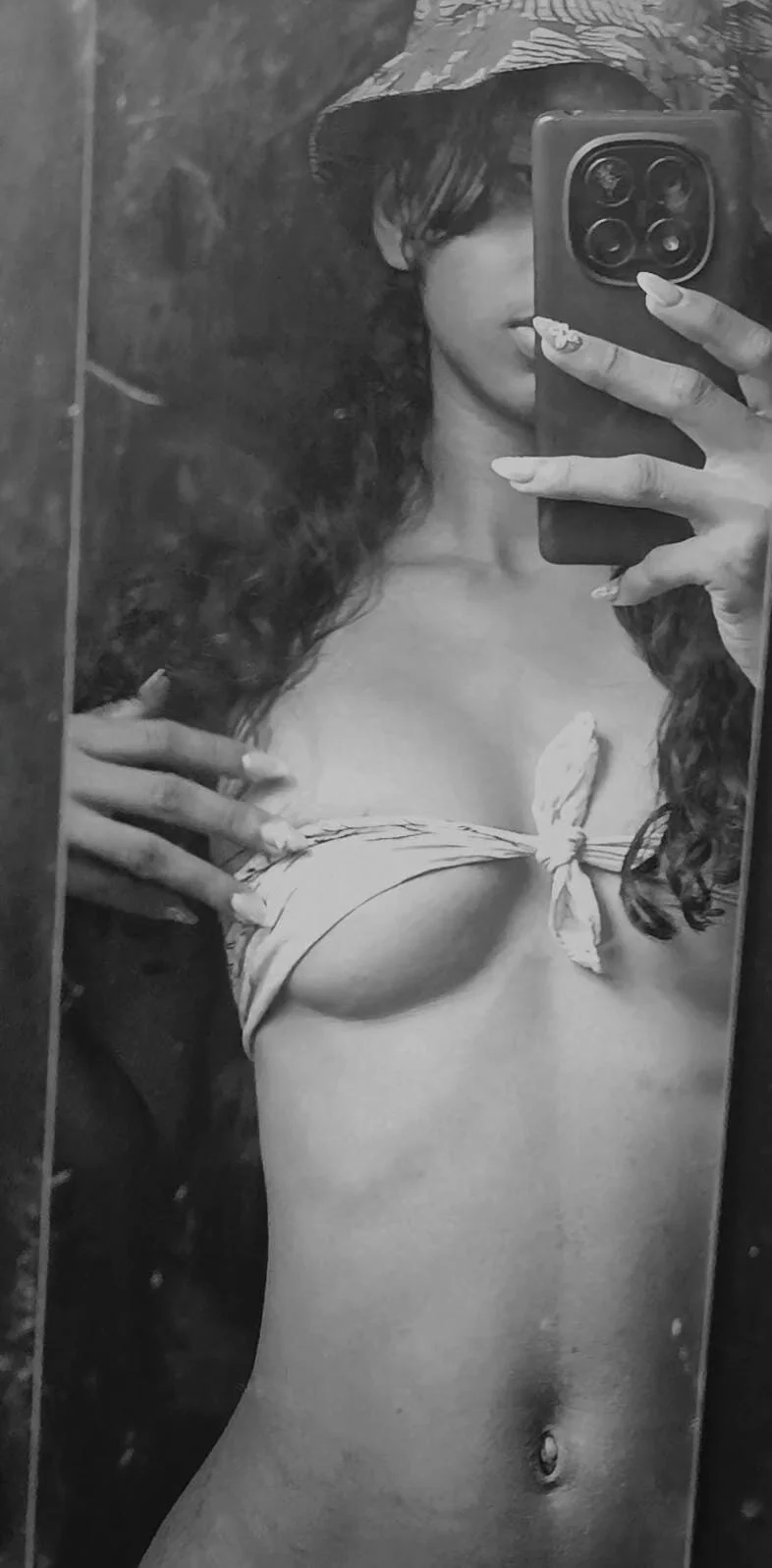 XXX Porn Photo of Nude valeryskinnyvagi 5