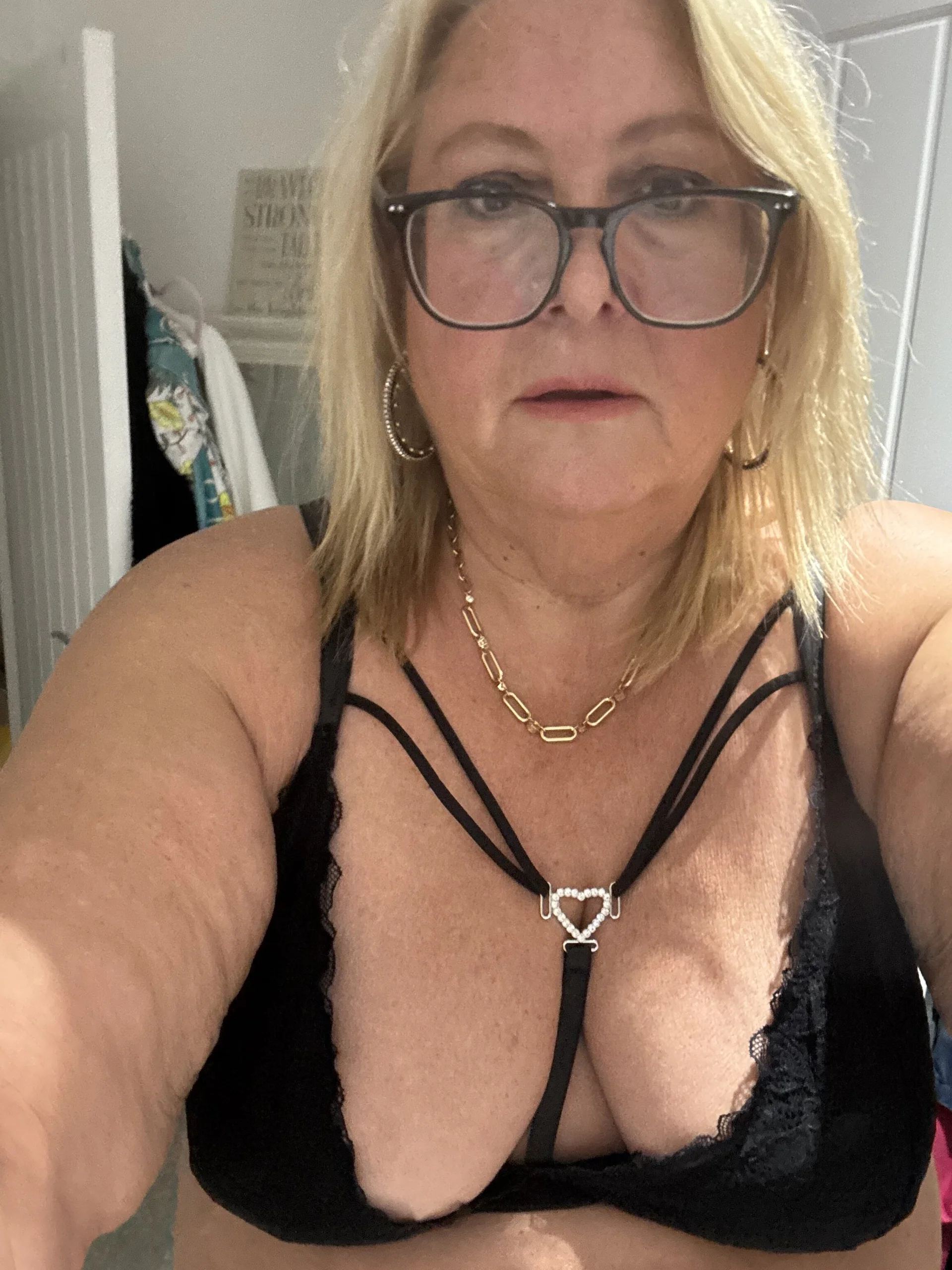 XXX Porn Photo of Nude MoistCurveyChanel 2