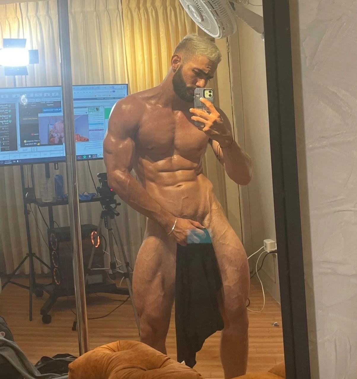 XXX Porn Photo of Nude Austin_bolt 2