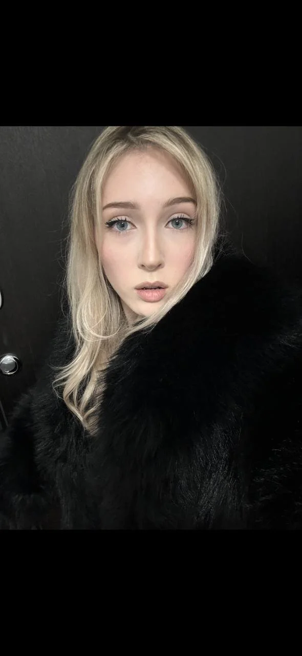 XXX Porn Photo of Nude LottieSaugis 1