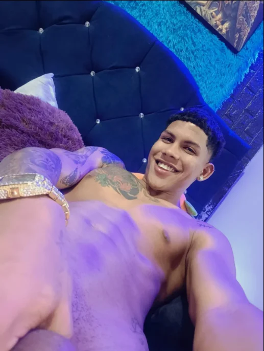 XXX Porn Photo of Nude Damian_latinxxx 3