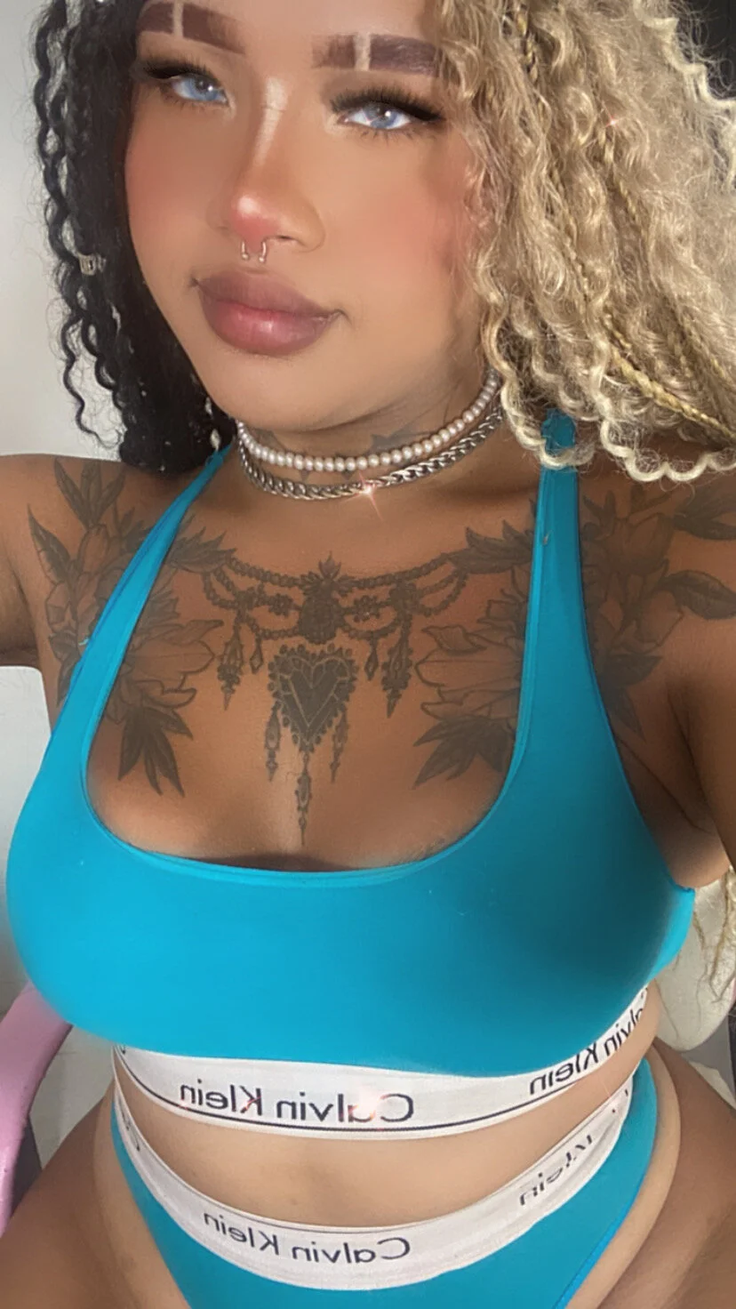 XXX Porn Photo of Nude IsabellBigtitsxx 8
