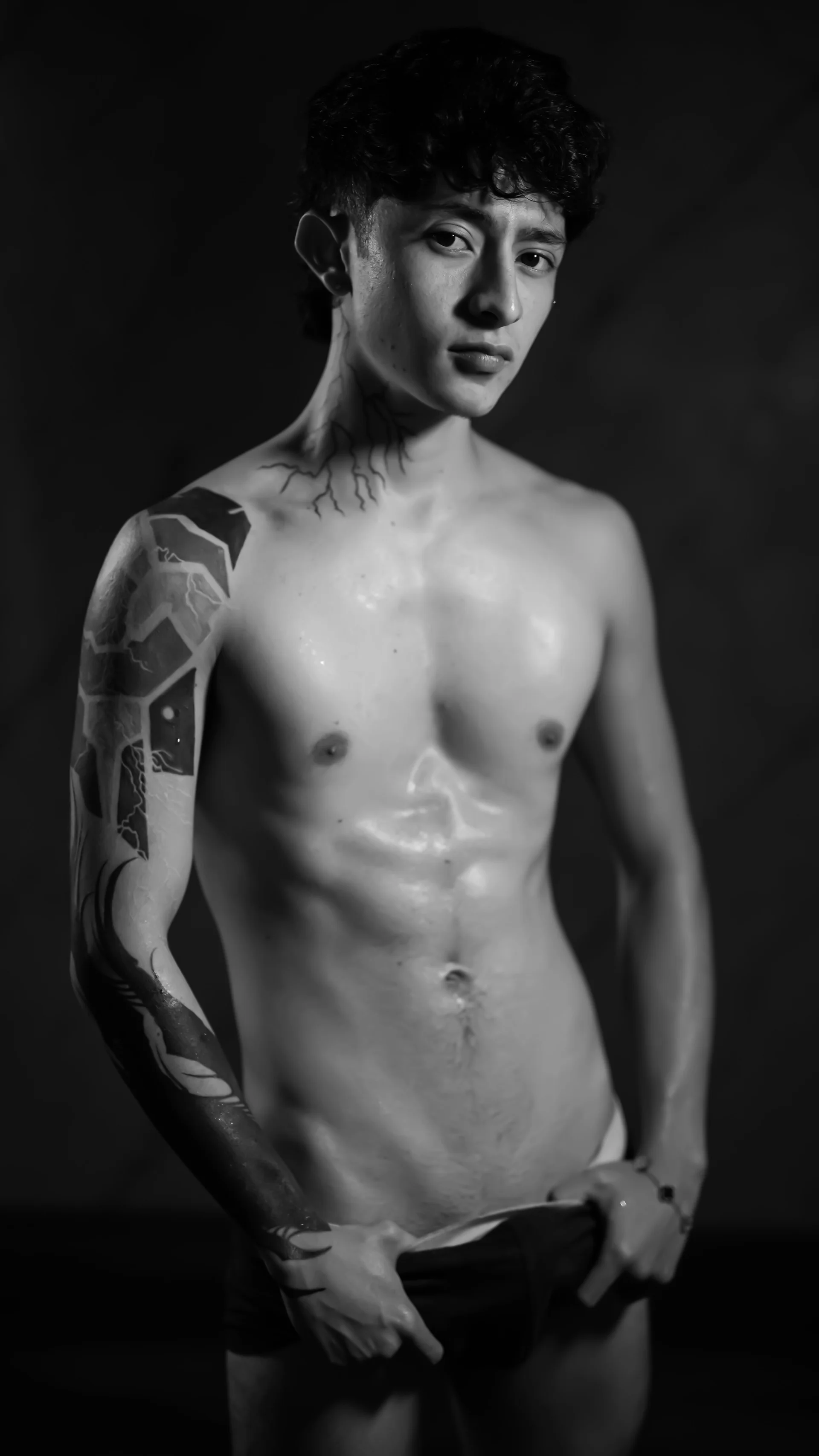 XXX Porn Photo of Nude troy_rouge 22