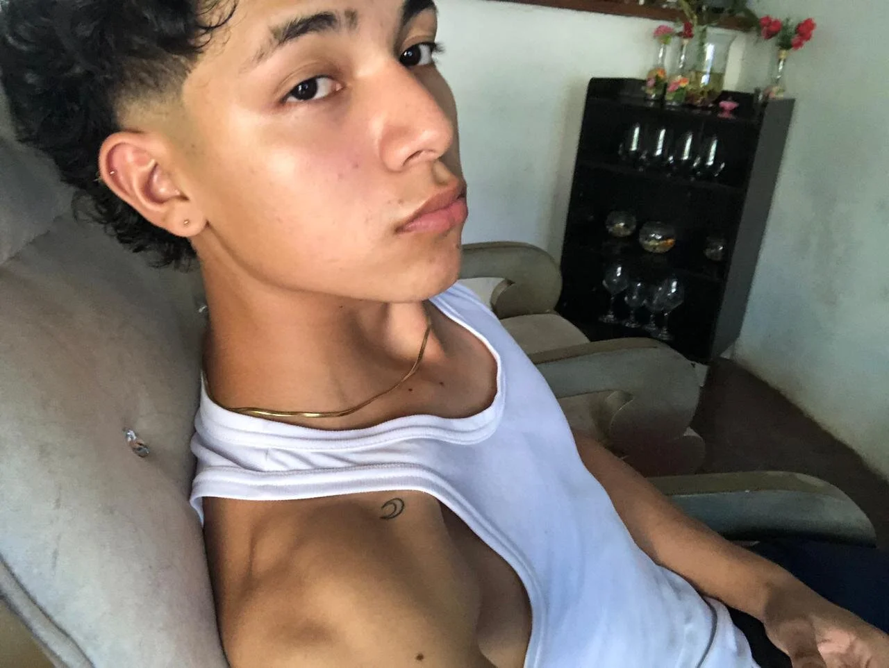 XXX Porn Photo of Nude ian_boyvg 1