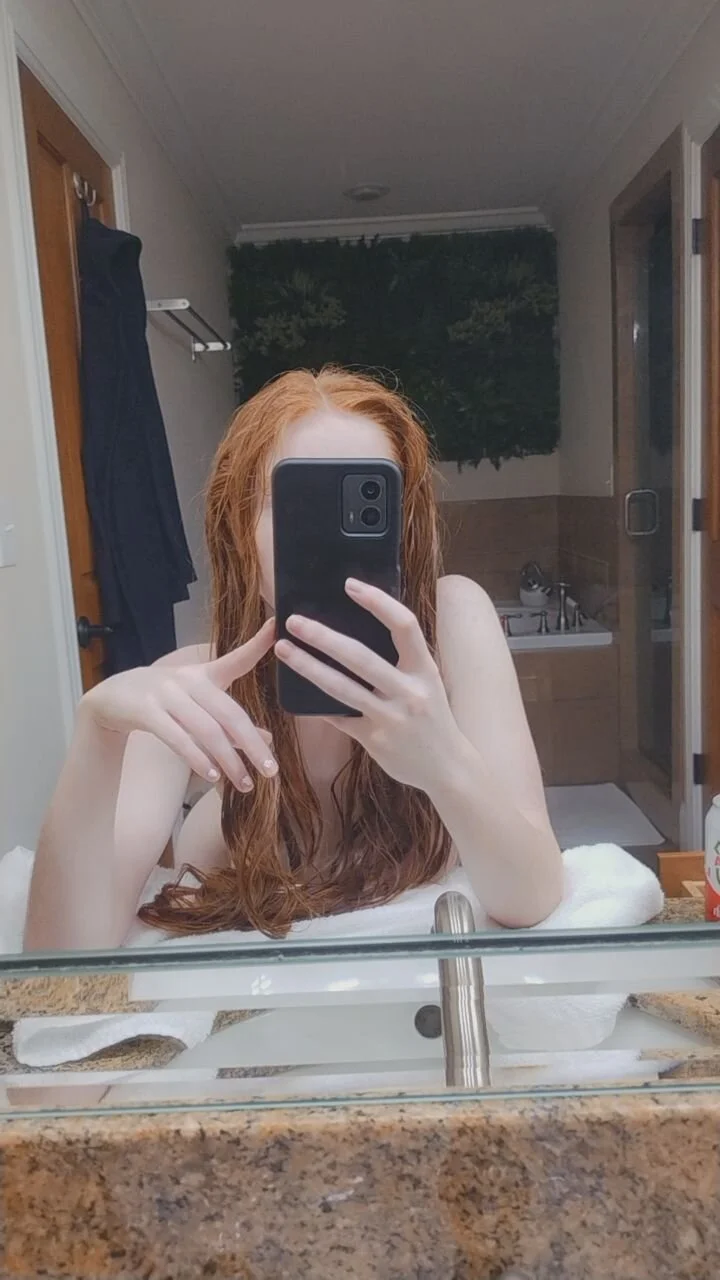 XXX Porn Photo of Nude shelikessoymilk 3