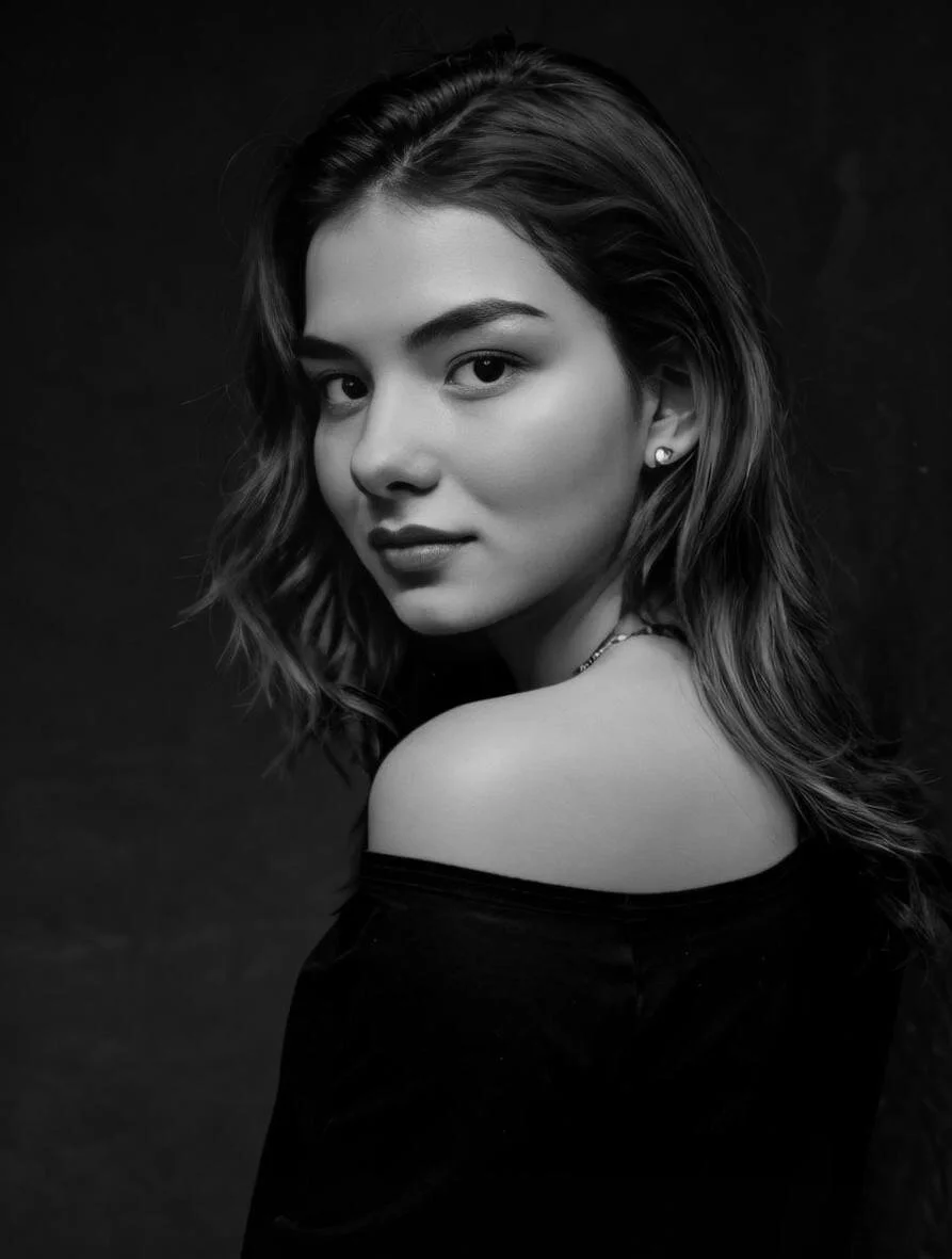 XXX Porn Photo of Nude Laura_Sunday 1