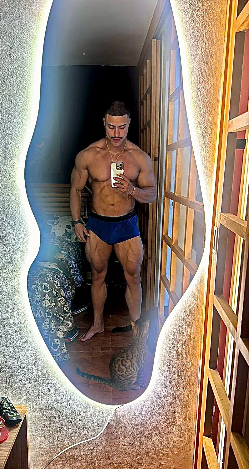 XXX Porn Photo of Nude ApoloMakris 5