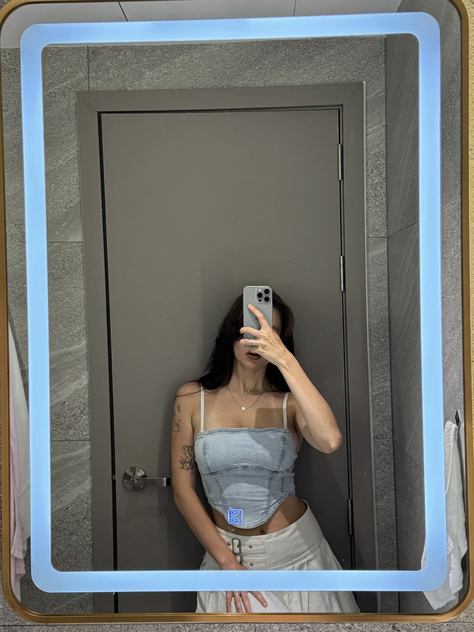 XXX Porn Photo of Nude aveme_melissa 2