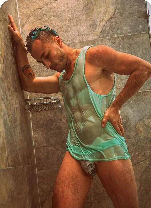 XXX Porn Photo of Nude damn_fox 81