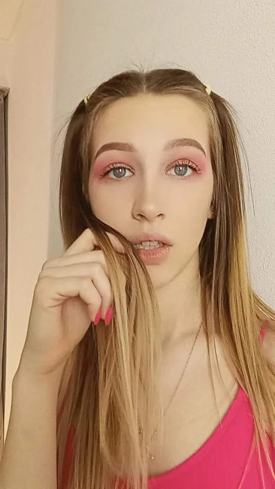 XXX Porn Photo of Nude ur_kitty__ 2