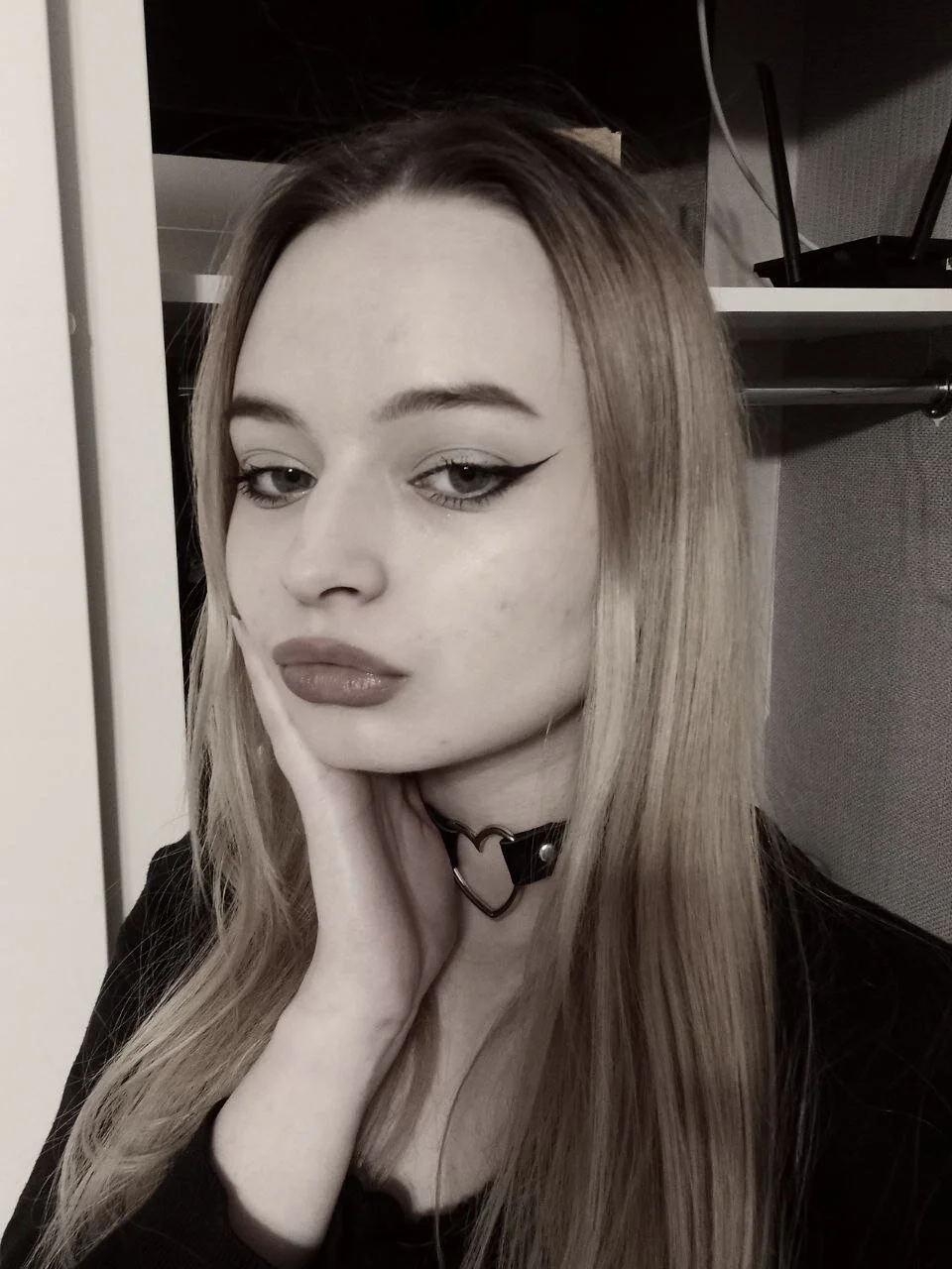 XXX Porn Photo of Nude emi_less 1
