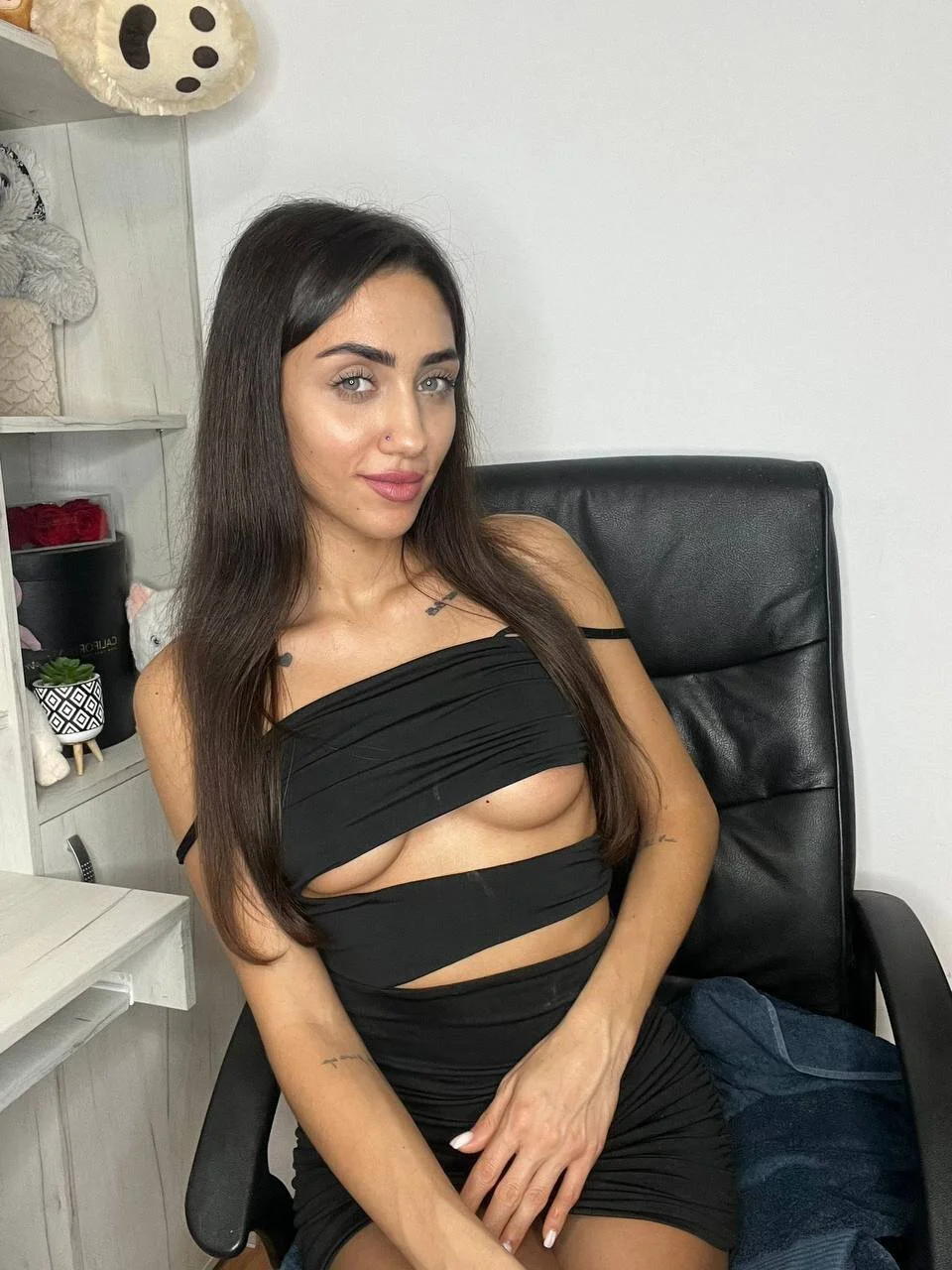XXX Porn Photo of Nude isLucyCherry 10