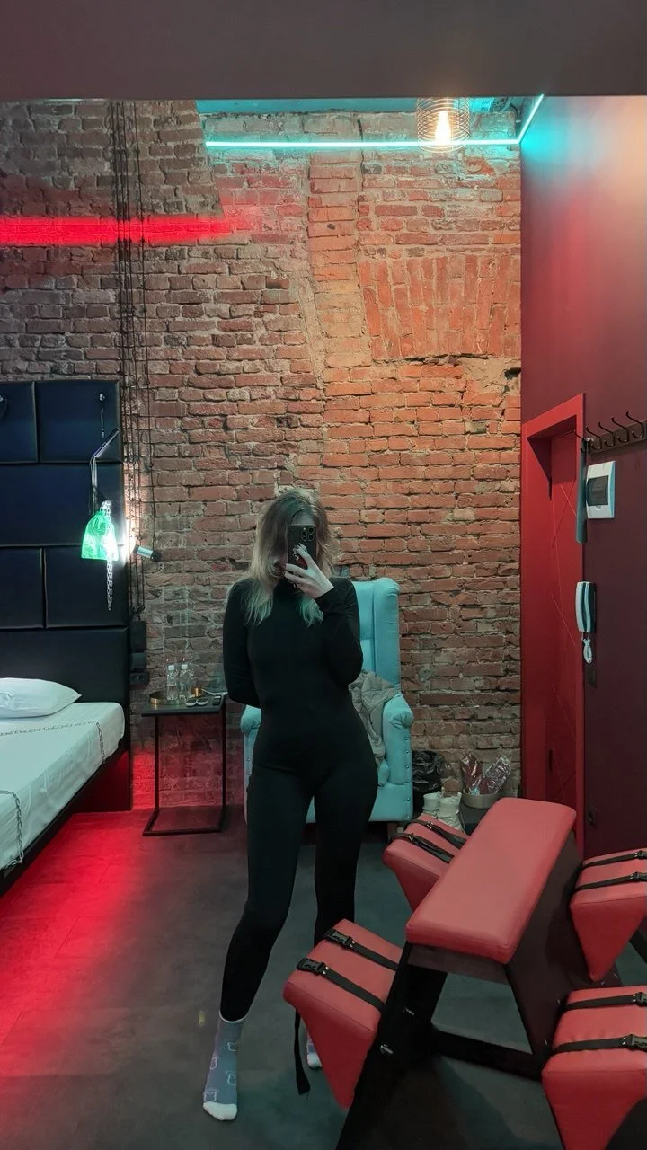 XXX Porn Photo of Nude BlondeBun 12