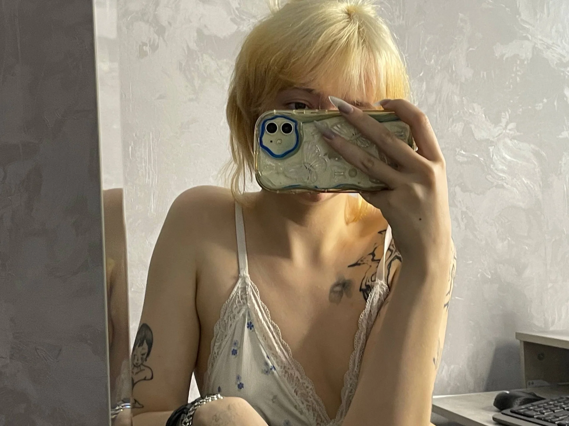 XXX Porn Photo of Nude LunaaBee 2