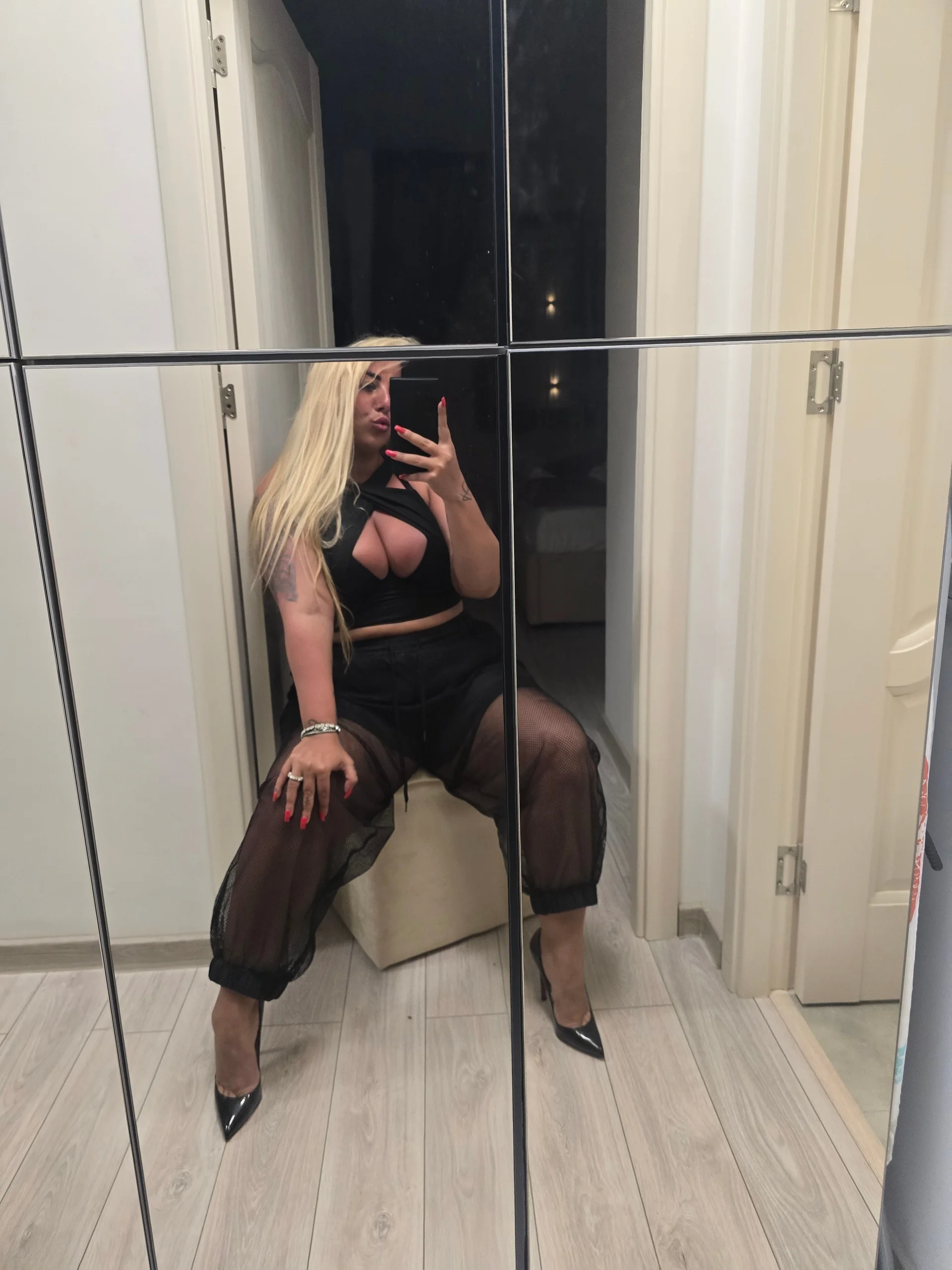 XXX Porn Photo of Nude GODDESS_TO_SERVE 2