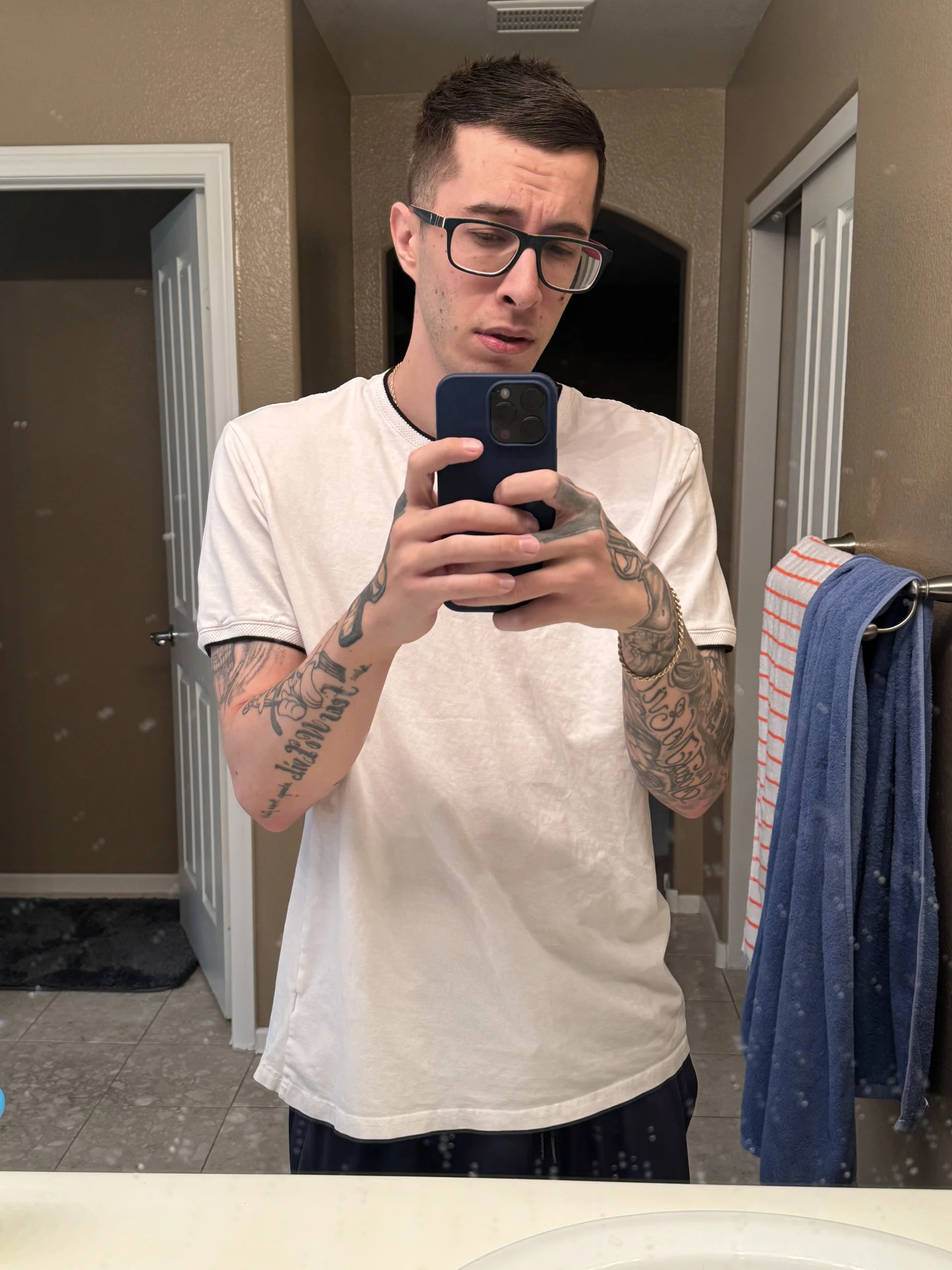 XXX Porn Photo of Nude JuicyJoshy 160