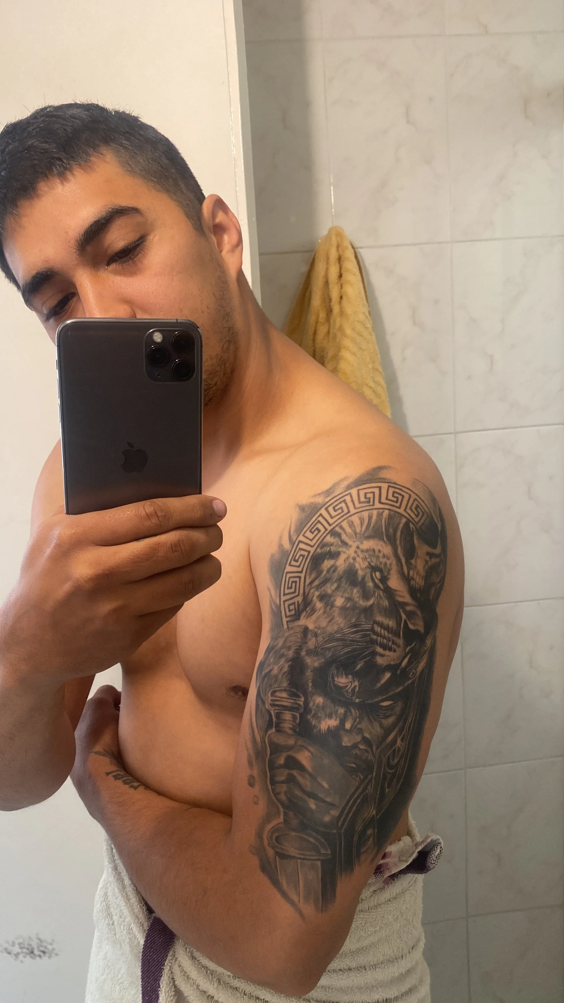 XXX Porn Photo of Nude tiburonsinM 2