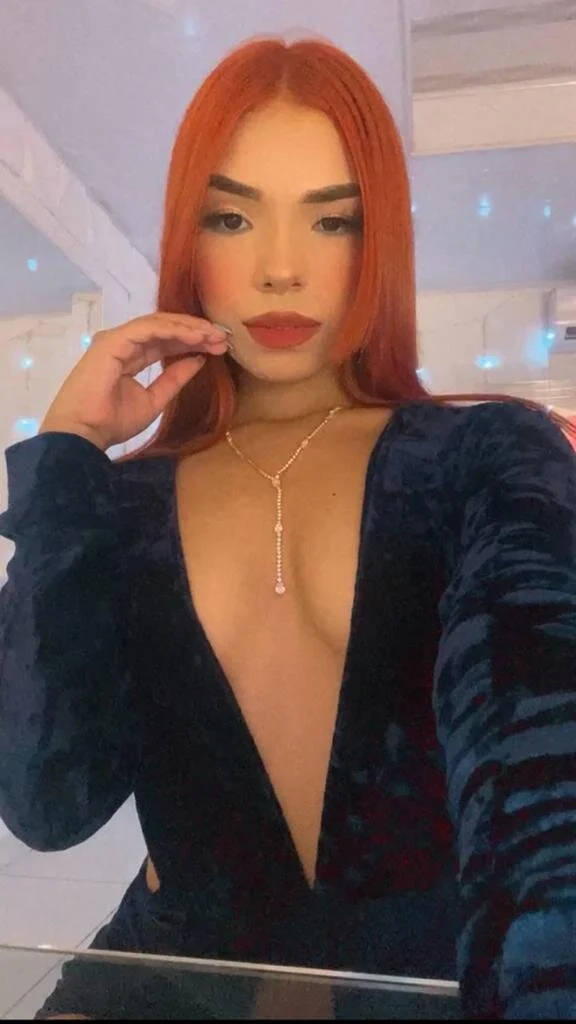 XXX Porn Photo of Nude Emmily_Savage 21