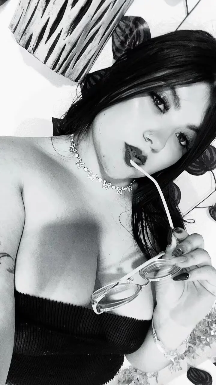 XXX Porn Photo of Nude ailany_funny 9