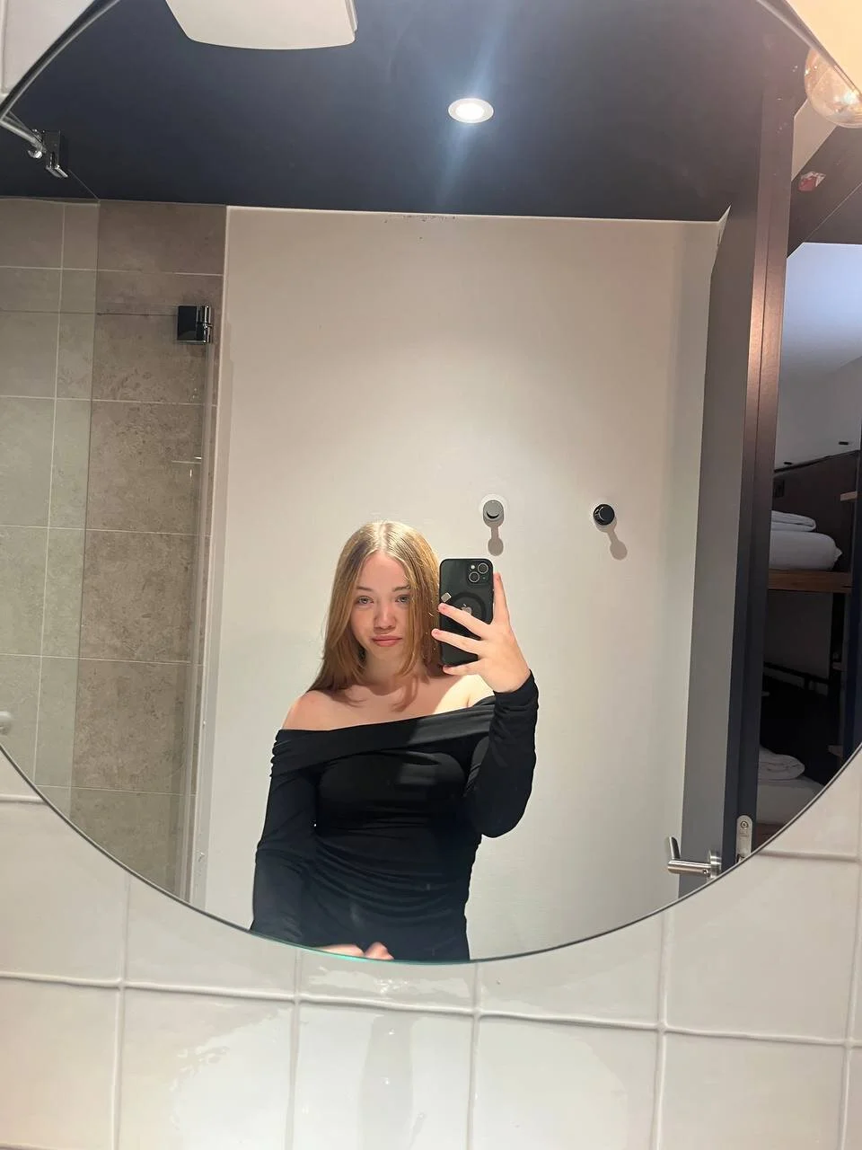 XXX Porn Photo of Nude Kiss_Moon 5