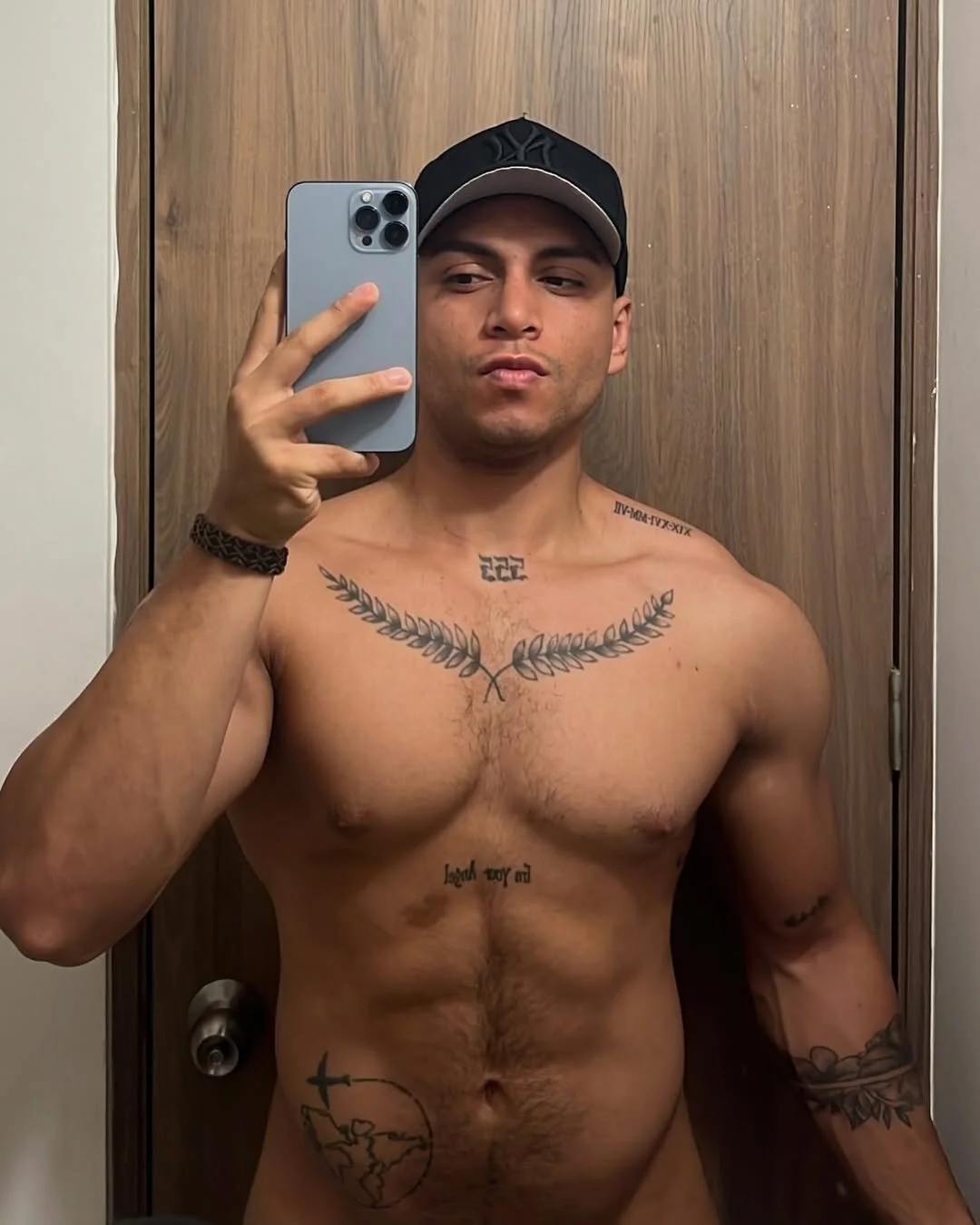 XXX Porn Photo of Nude Nicolasmontoya16 3