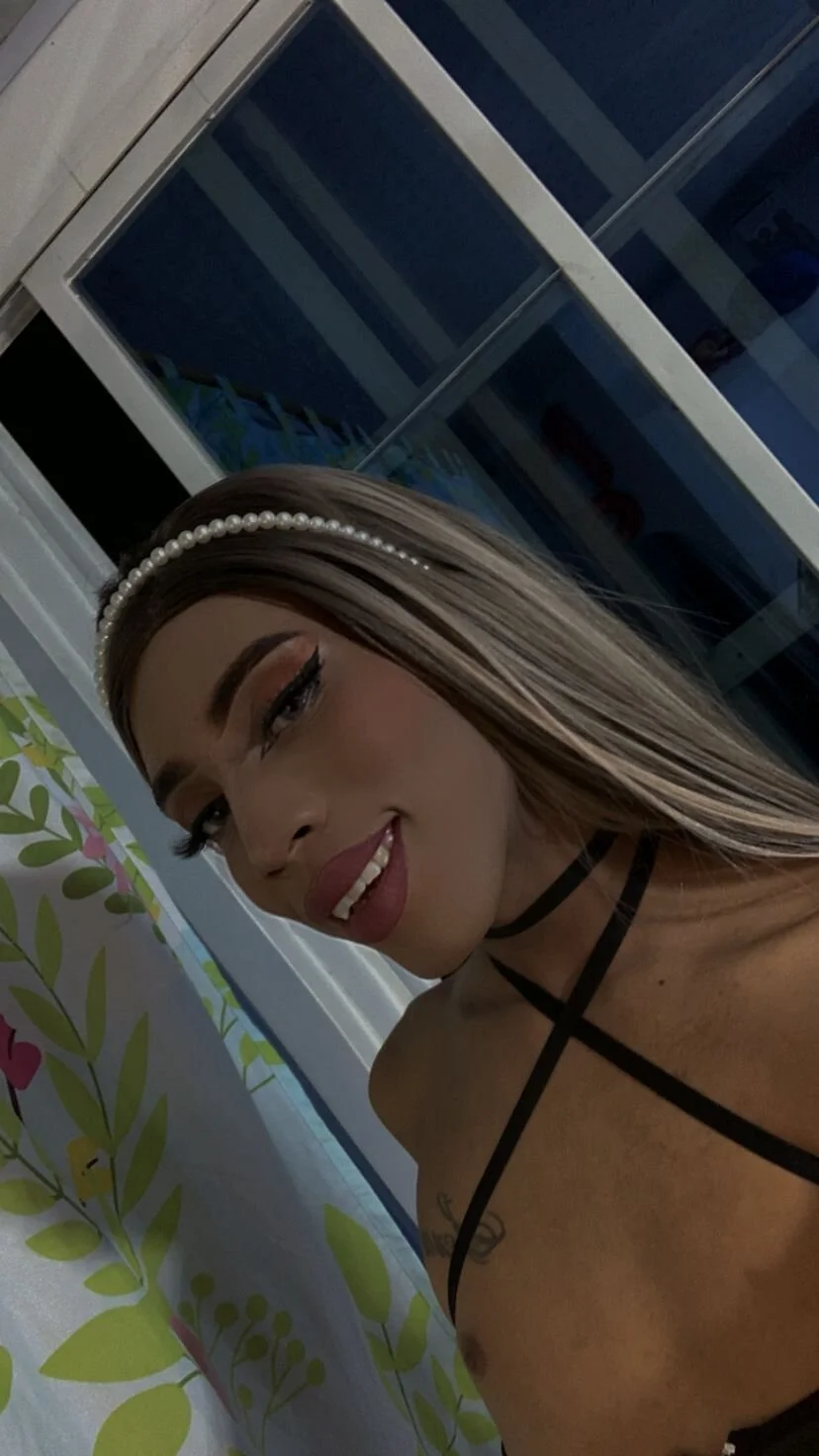 XXX Porn Photo of Nude Madissonbeer_ 1