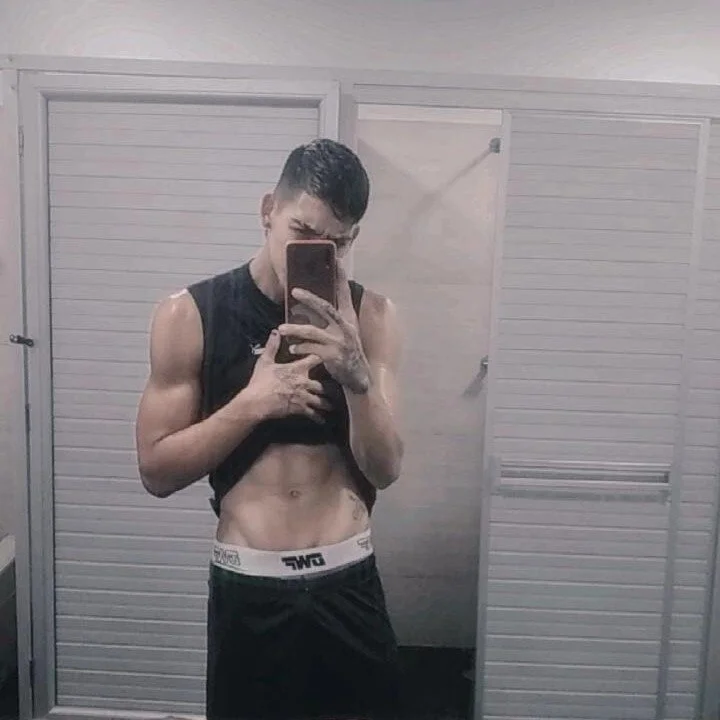 XXX Porn Photo of Nude Milo_LatinBoy 2
