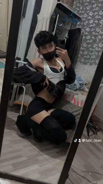 XXX Porn Photo of Nude twinkperu18 5