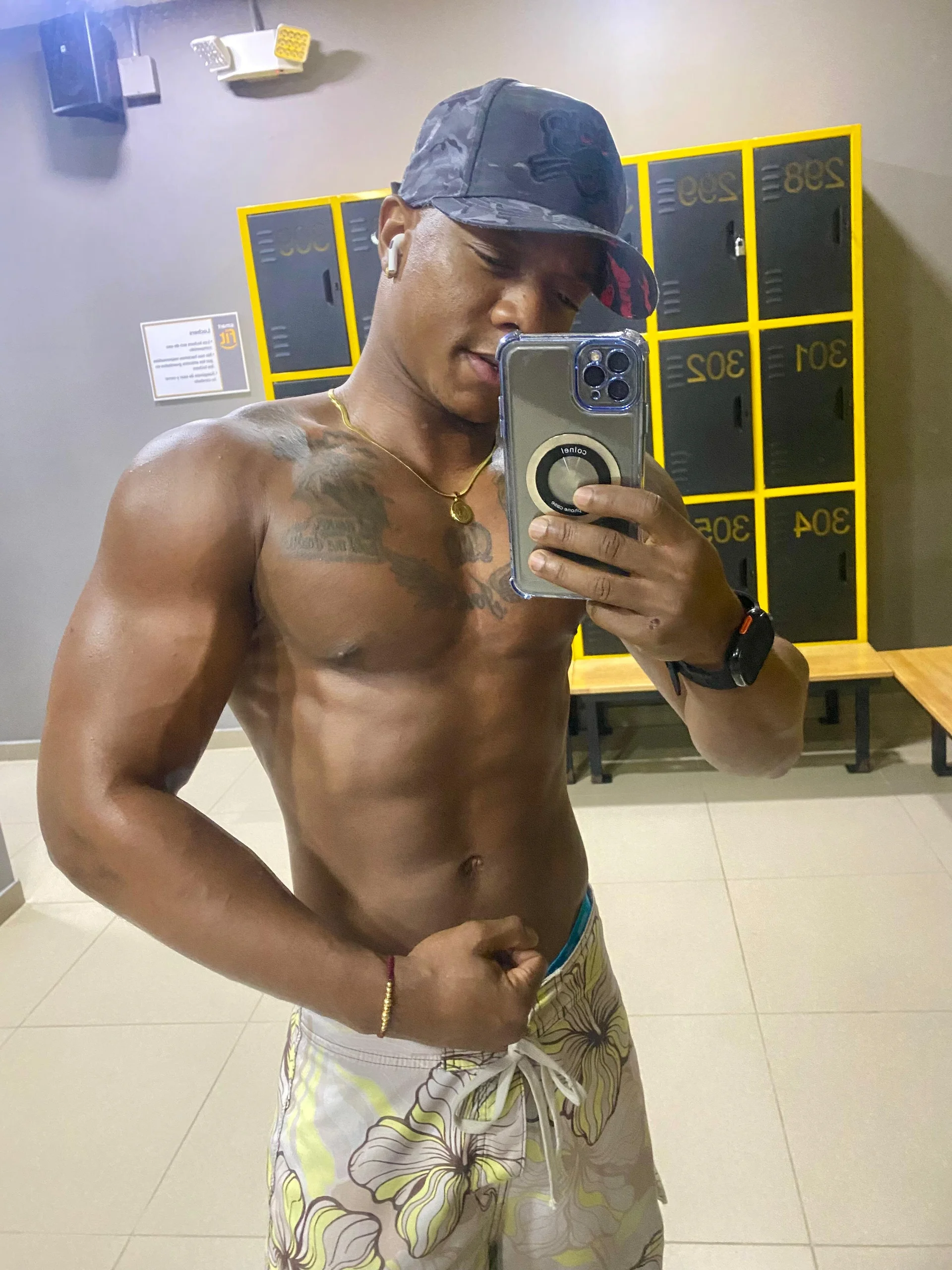 XXX Porn Photo of Nude ronnie_7777 24