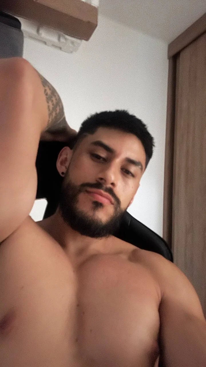 XXX Porn Photo of Nude soldierrboy 6