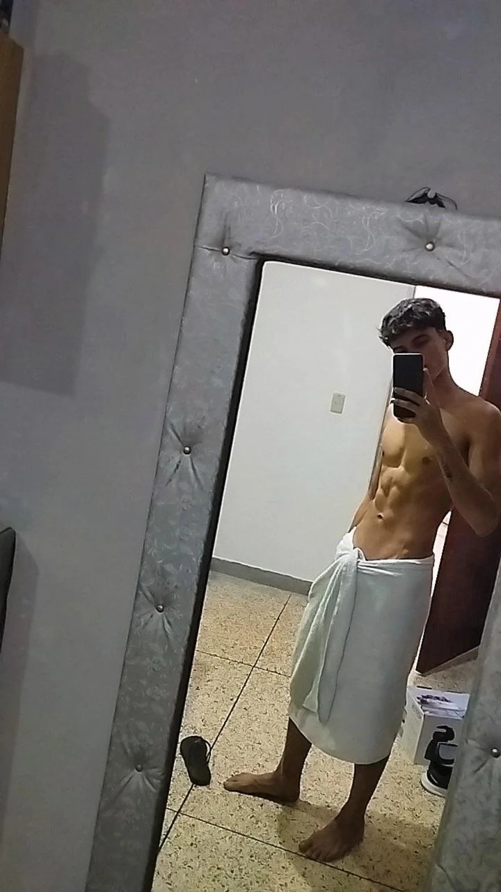 XXX Porn Photo of Nude logan_thomas 27