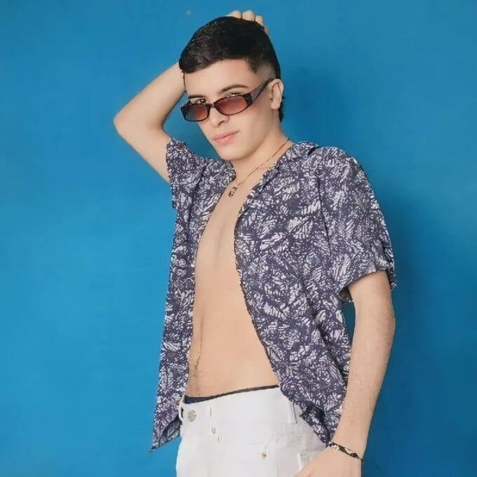 XXX Porn Photo of Nude kevinn_bluee 1