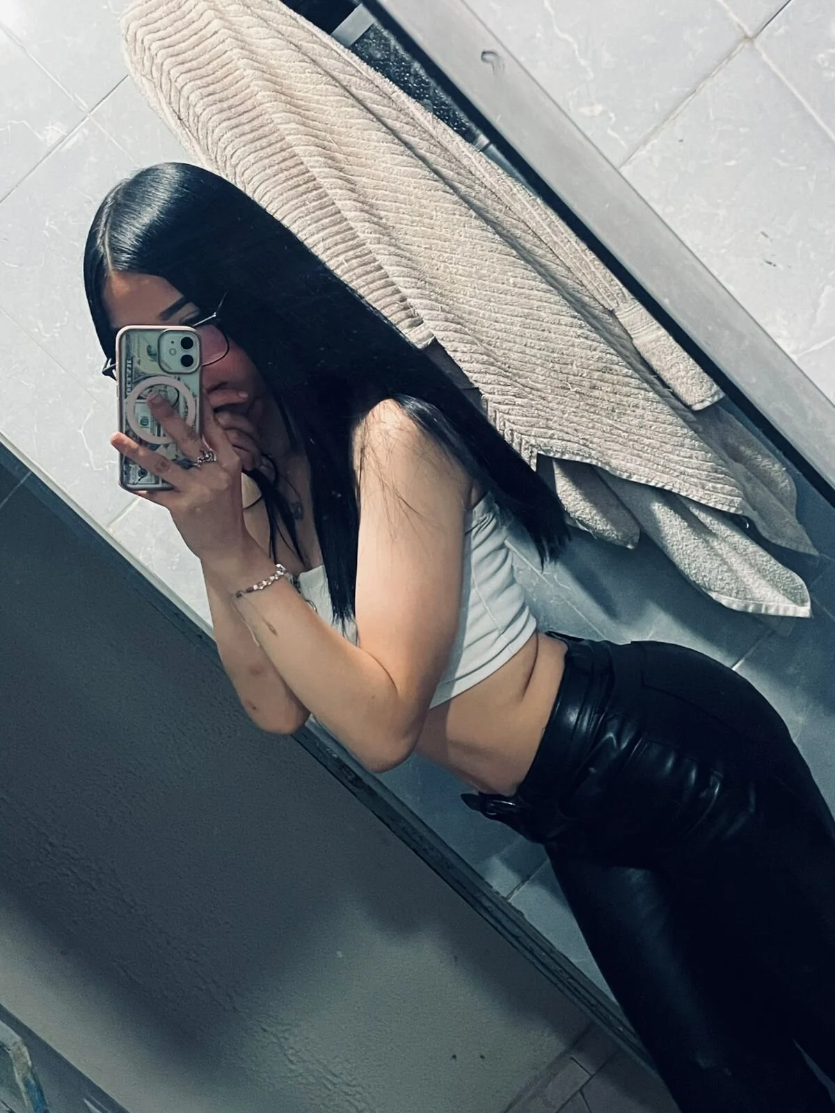 XXX Porn Photo of Nude Emily_andrews 1