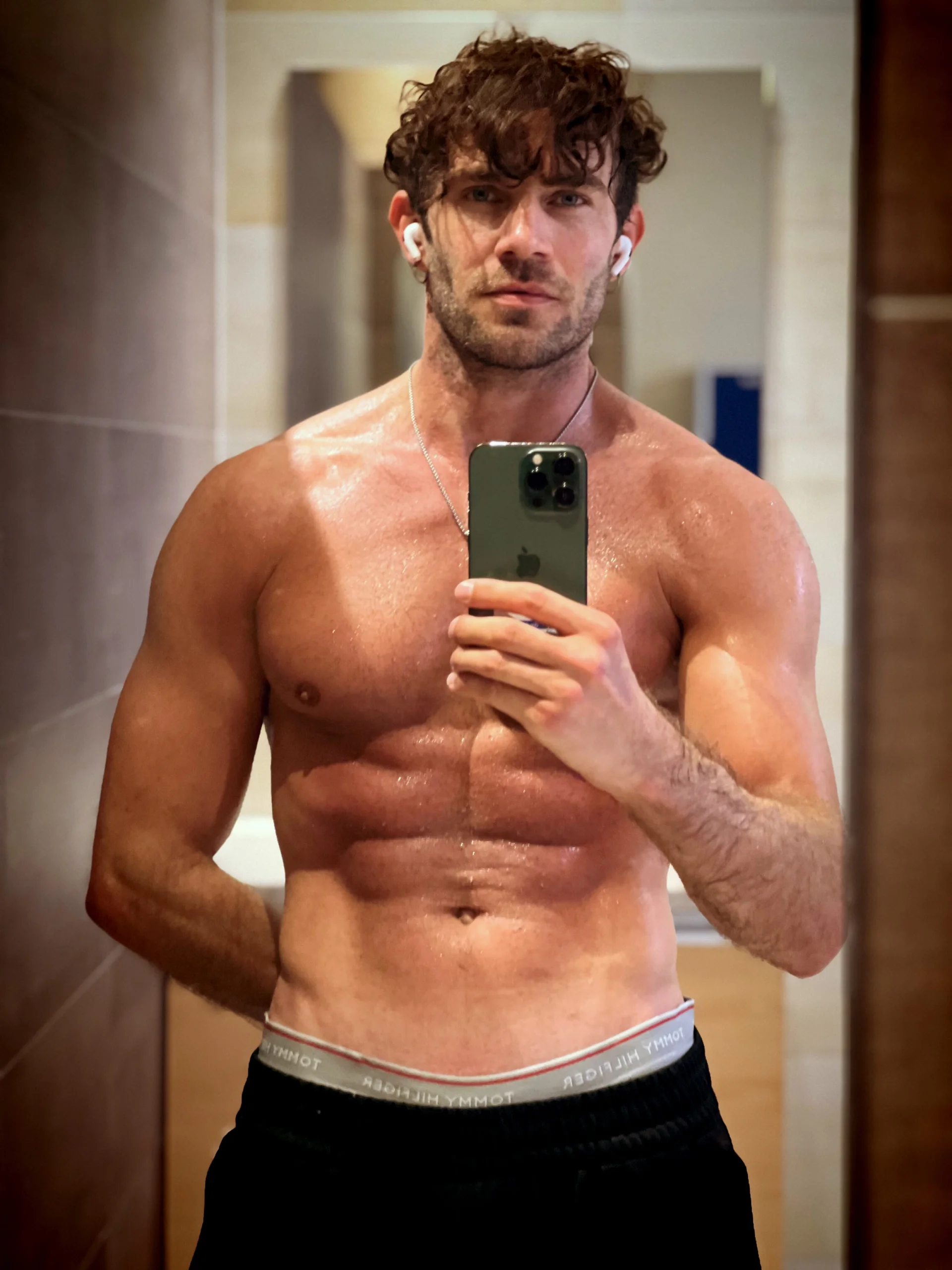XXX Porn Photo of Nude alpha-hunk 1