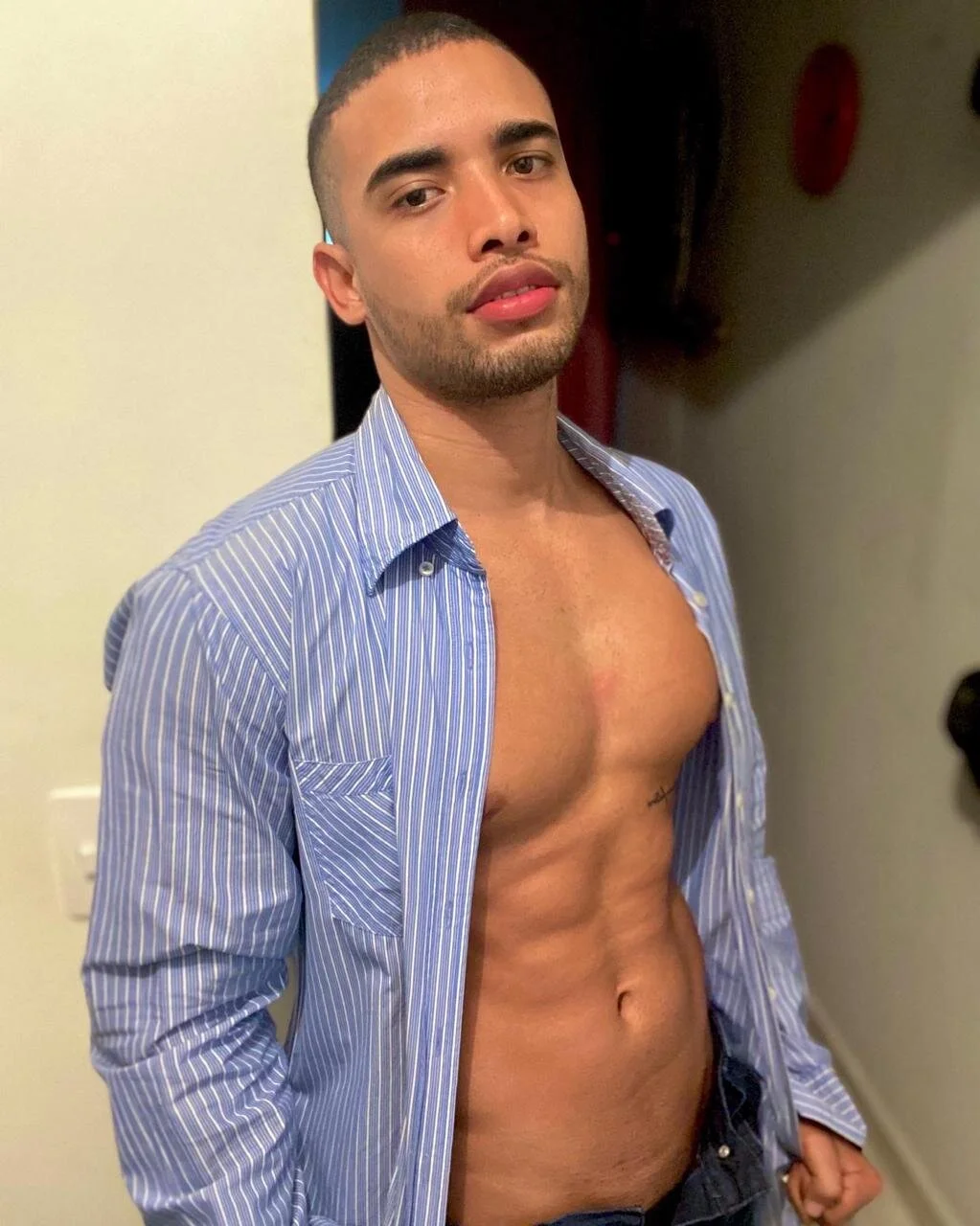 XXX Porn Photo of Nude LincomAmith 12