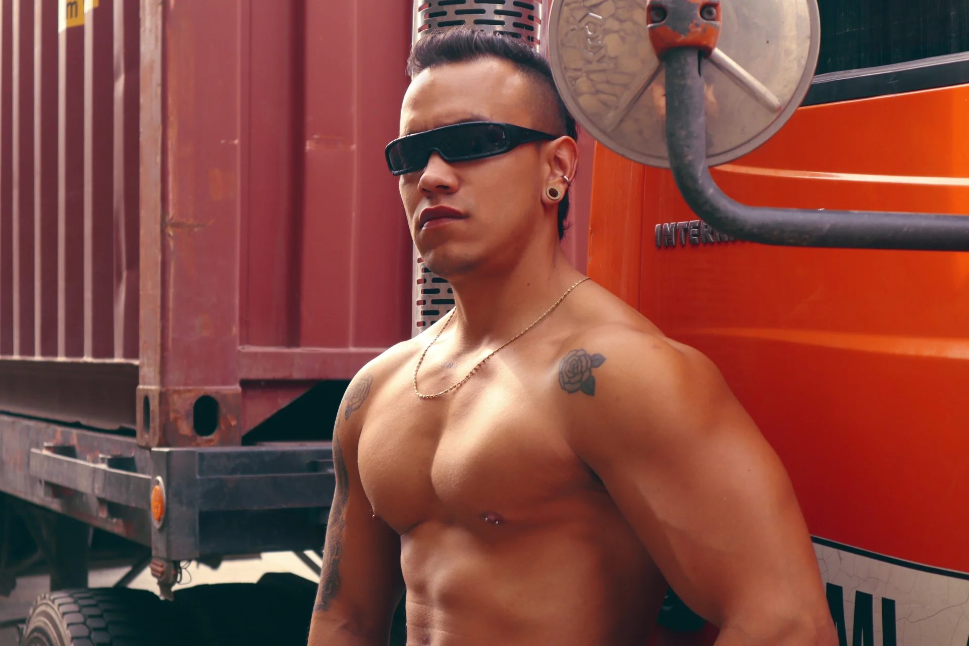 XXX Porn Photo of Nude ARON_TAYLER01 31