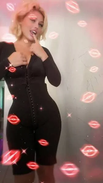 XXX Porn Photo of Nude VelvetNovaiam 1