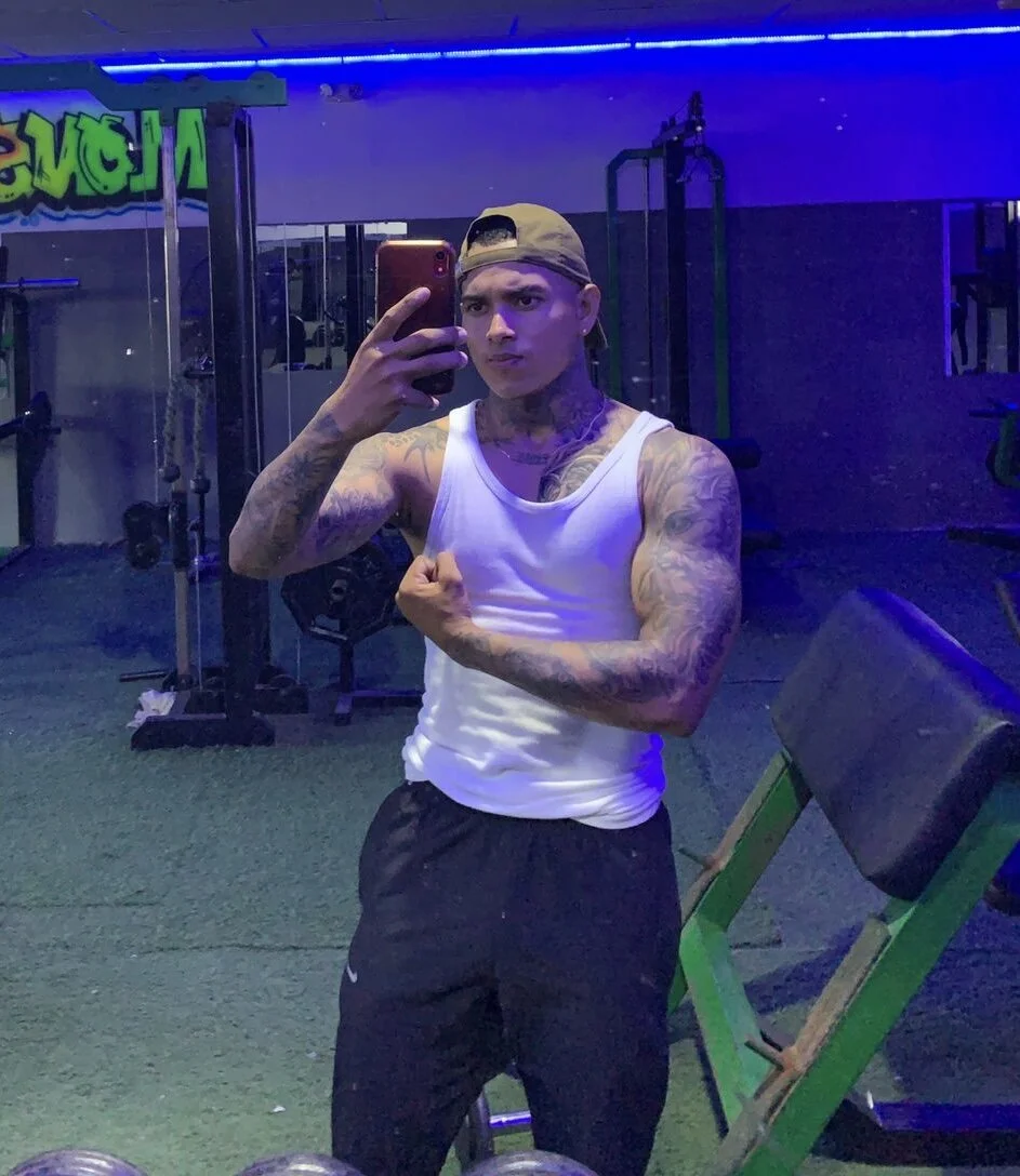 XXX Porn Photo of Nude tyler_bell_ 1