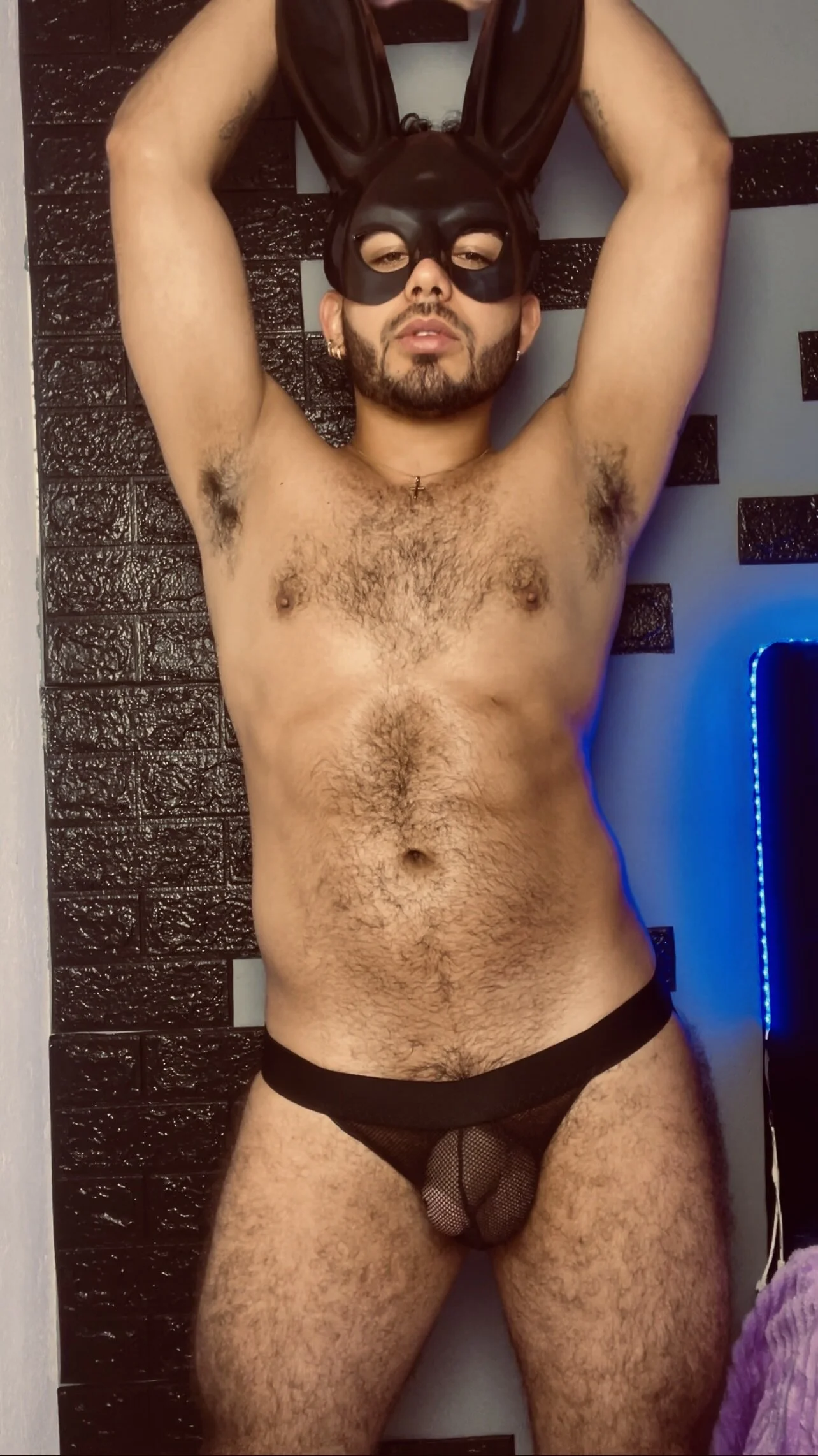 XXX Porn Photo of Nude adamhairy 70