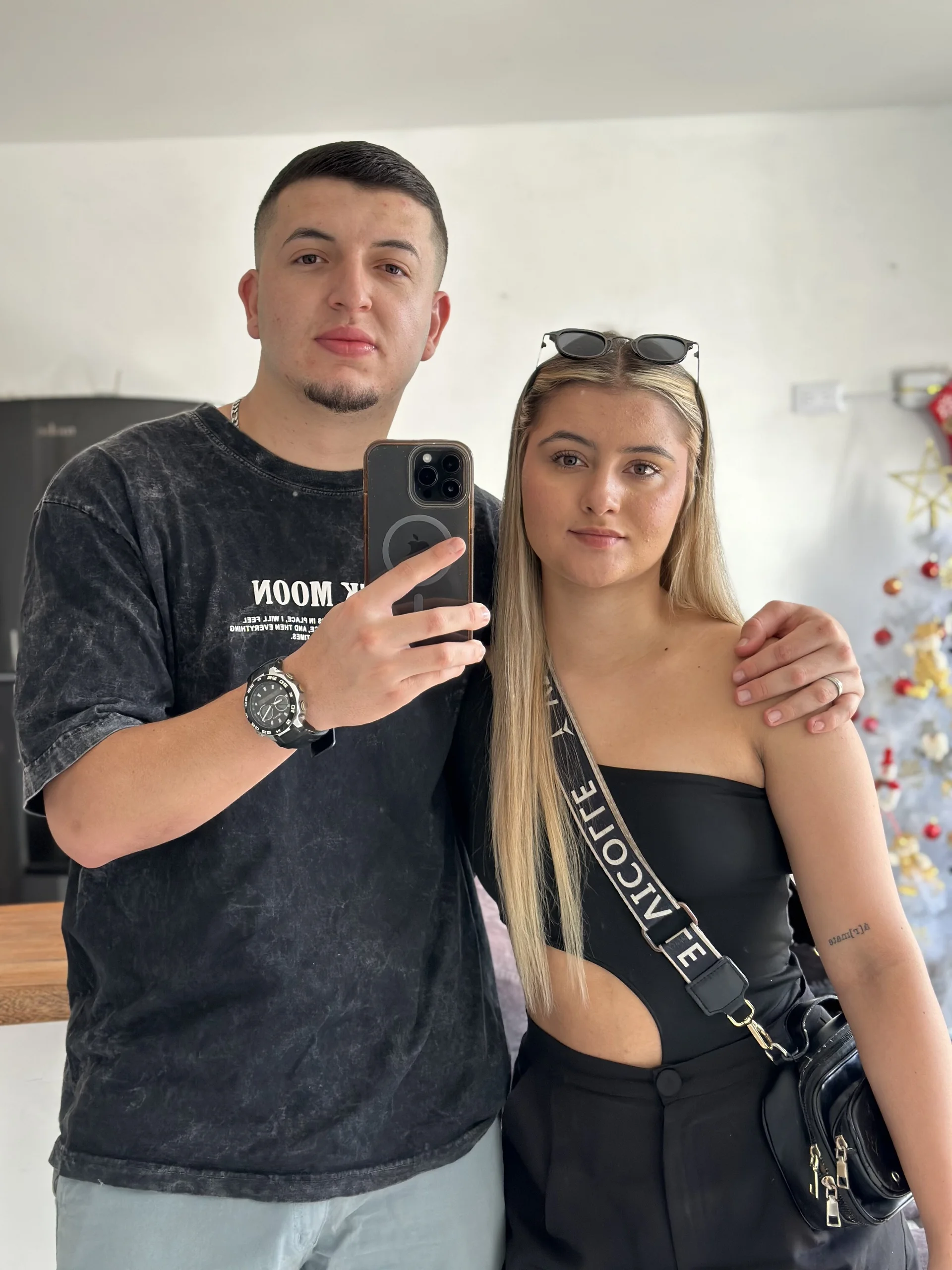 XXX Porn Photo of Nude LiamAndEmma 3