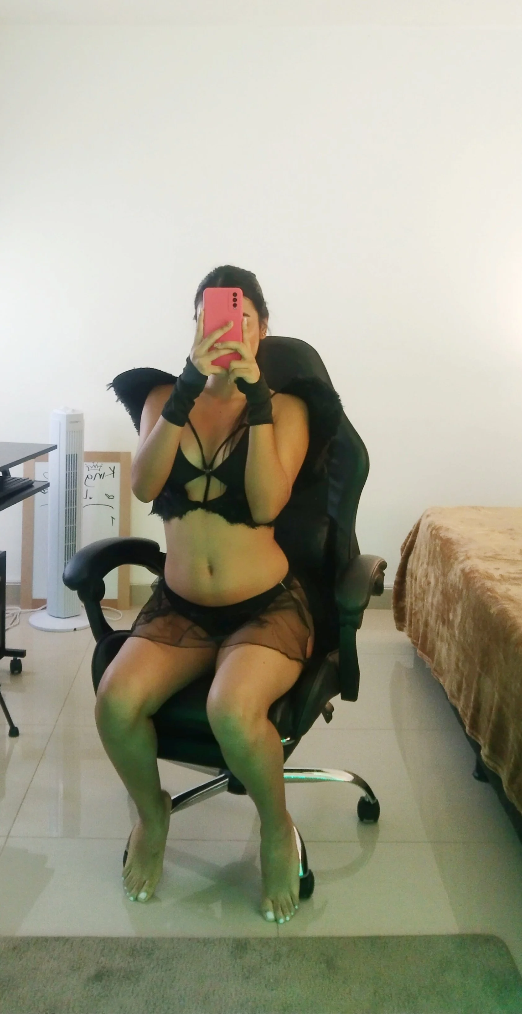 XXX Porn Photo of Nude kyra_fox_ 11