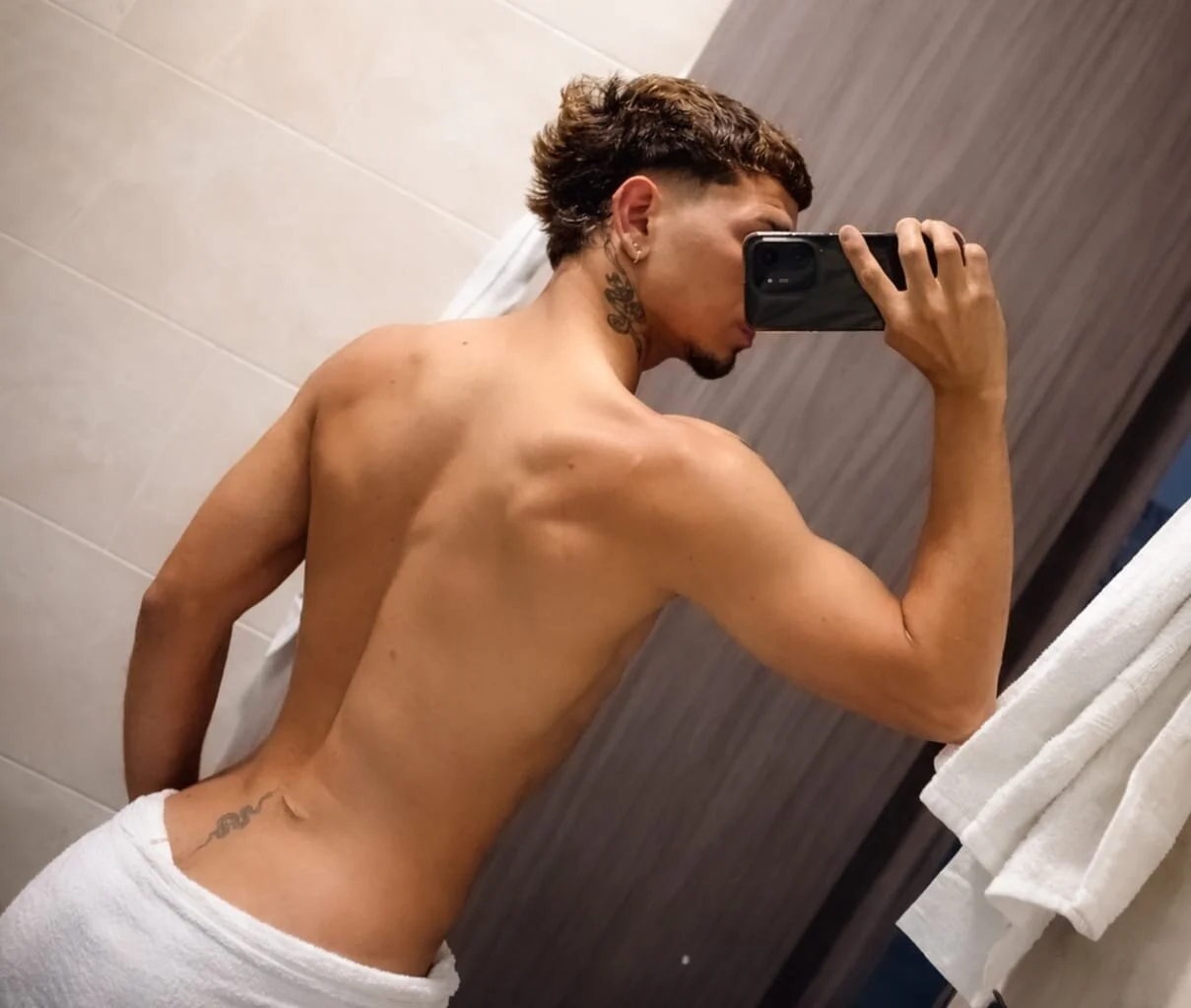 XXX Porn Photo of Nude apolo_lux 8