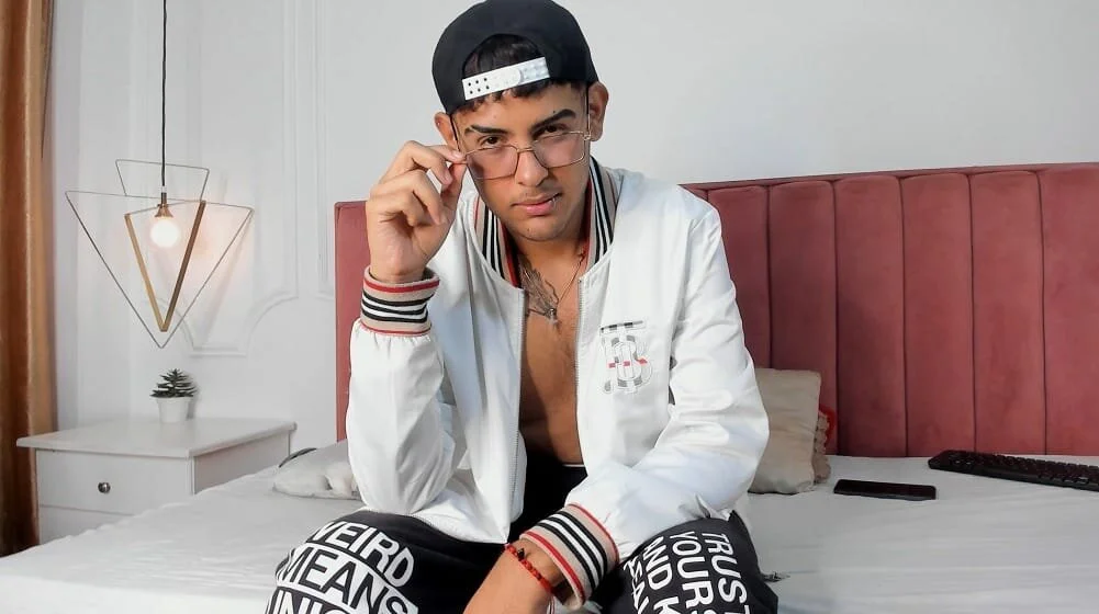 XXX Porn Photo of Nude Zayn_Blaze 6