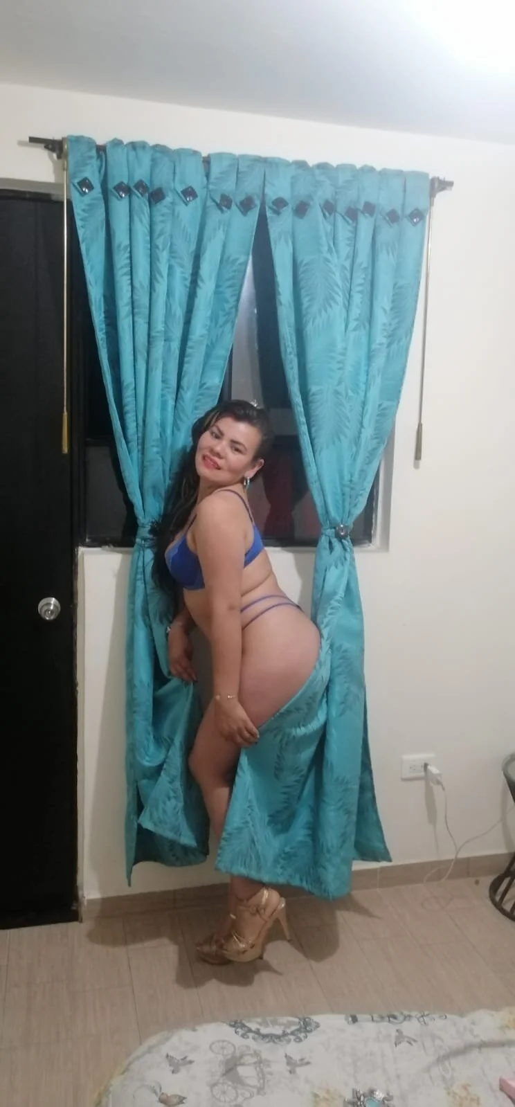 XXX Porn Photo of Nude KiaraXMilf 8