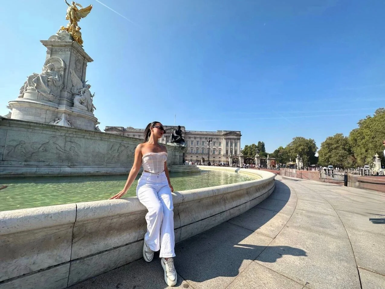 XXX Porn Photo of Nude Viollet_xoxo 1