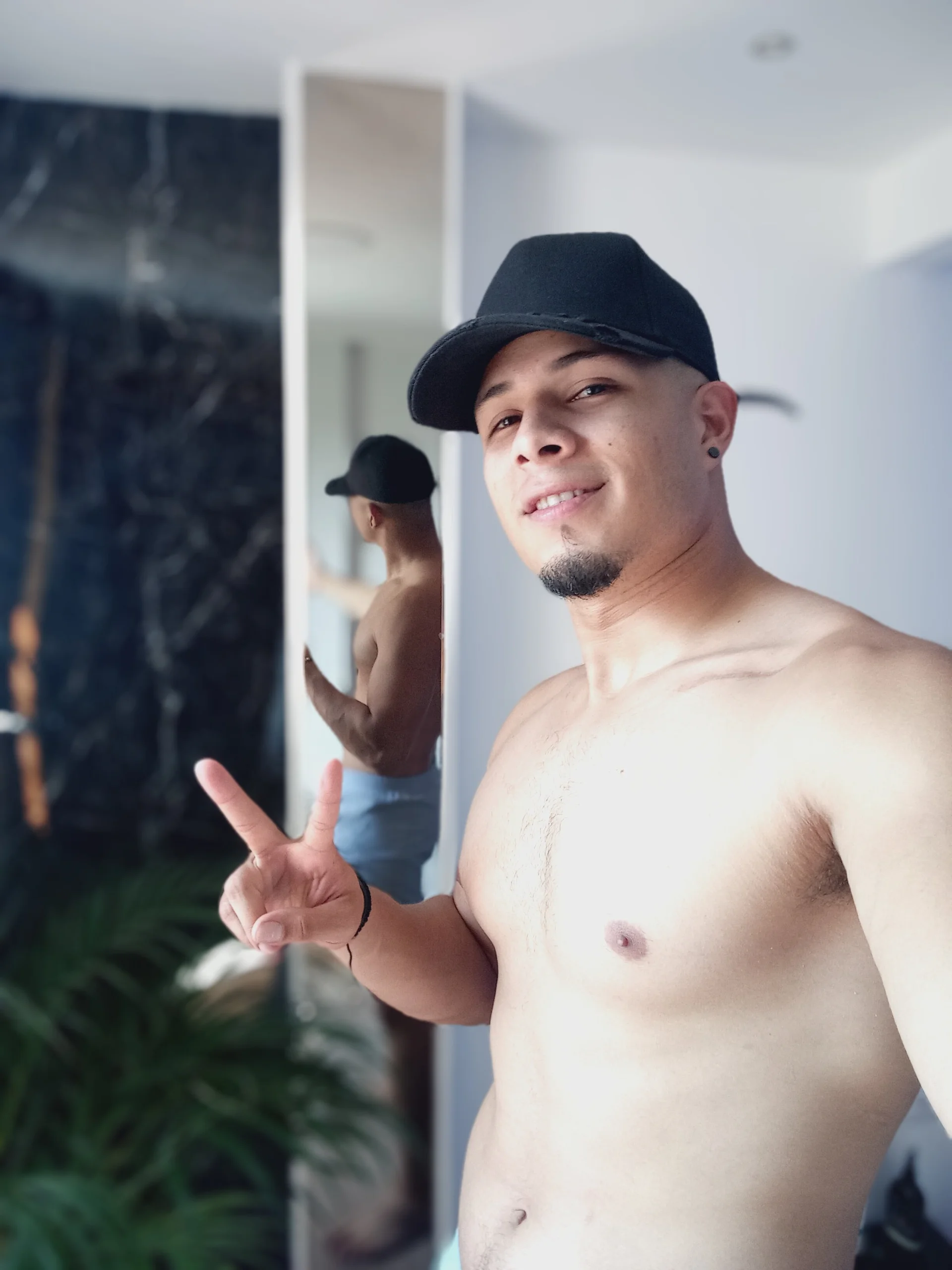 XXX Porn Photo of Nude taurus_boy1 1