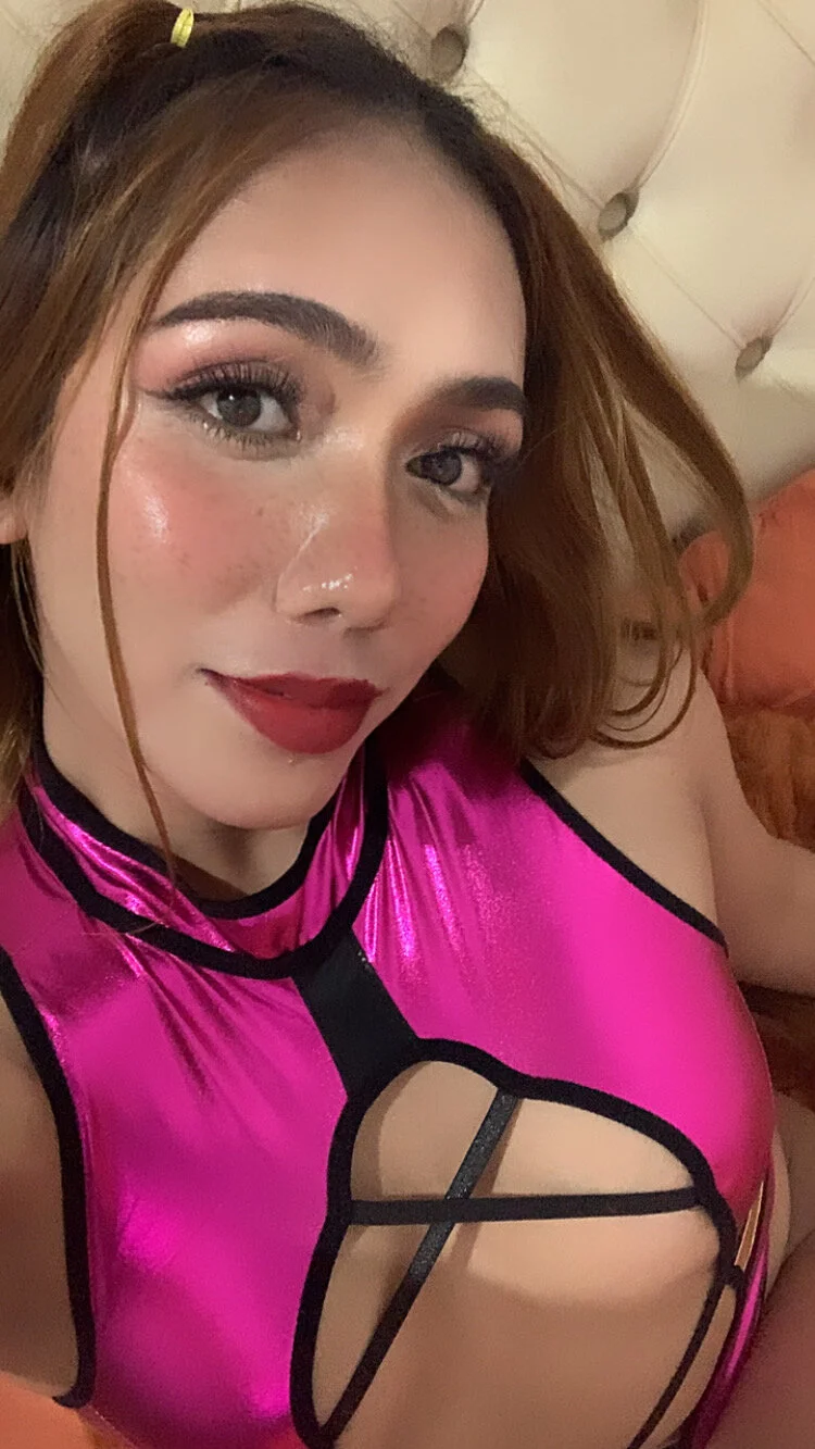 XXX Porn Photo of Nude ur_seductivelaura 4