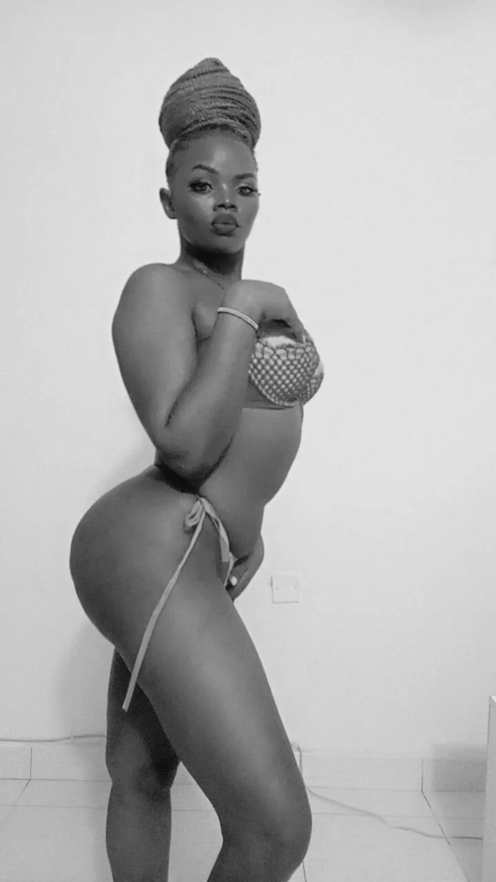 XXX Porn Photo of Nude pay_tience 1