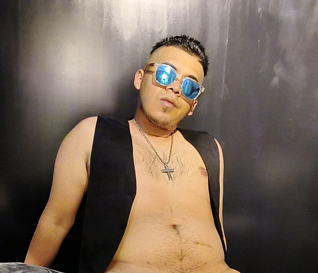 XXX Porn Photo of Nude Sr_CobraHot 4